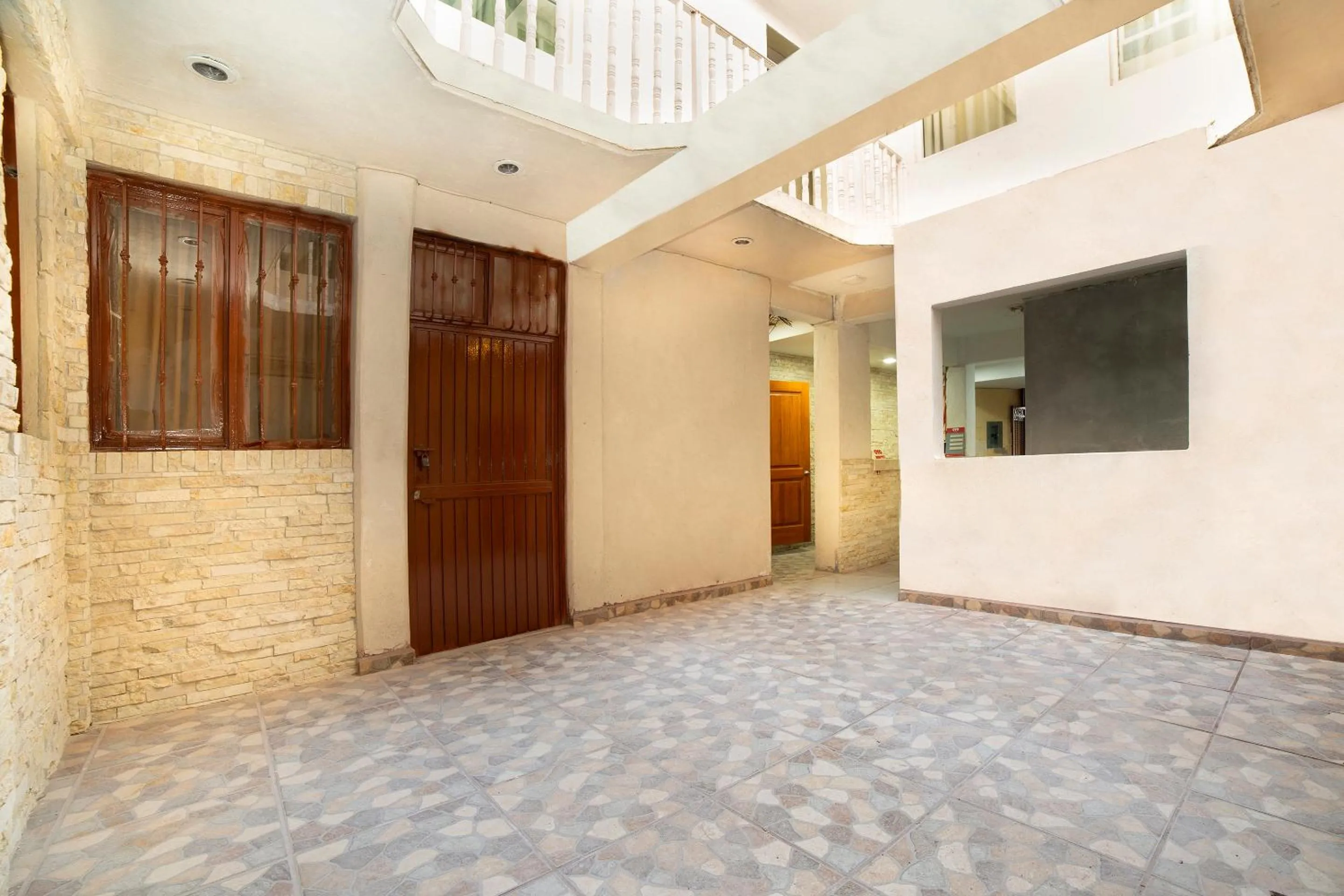 Area and facilities in OYO Promenade