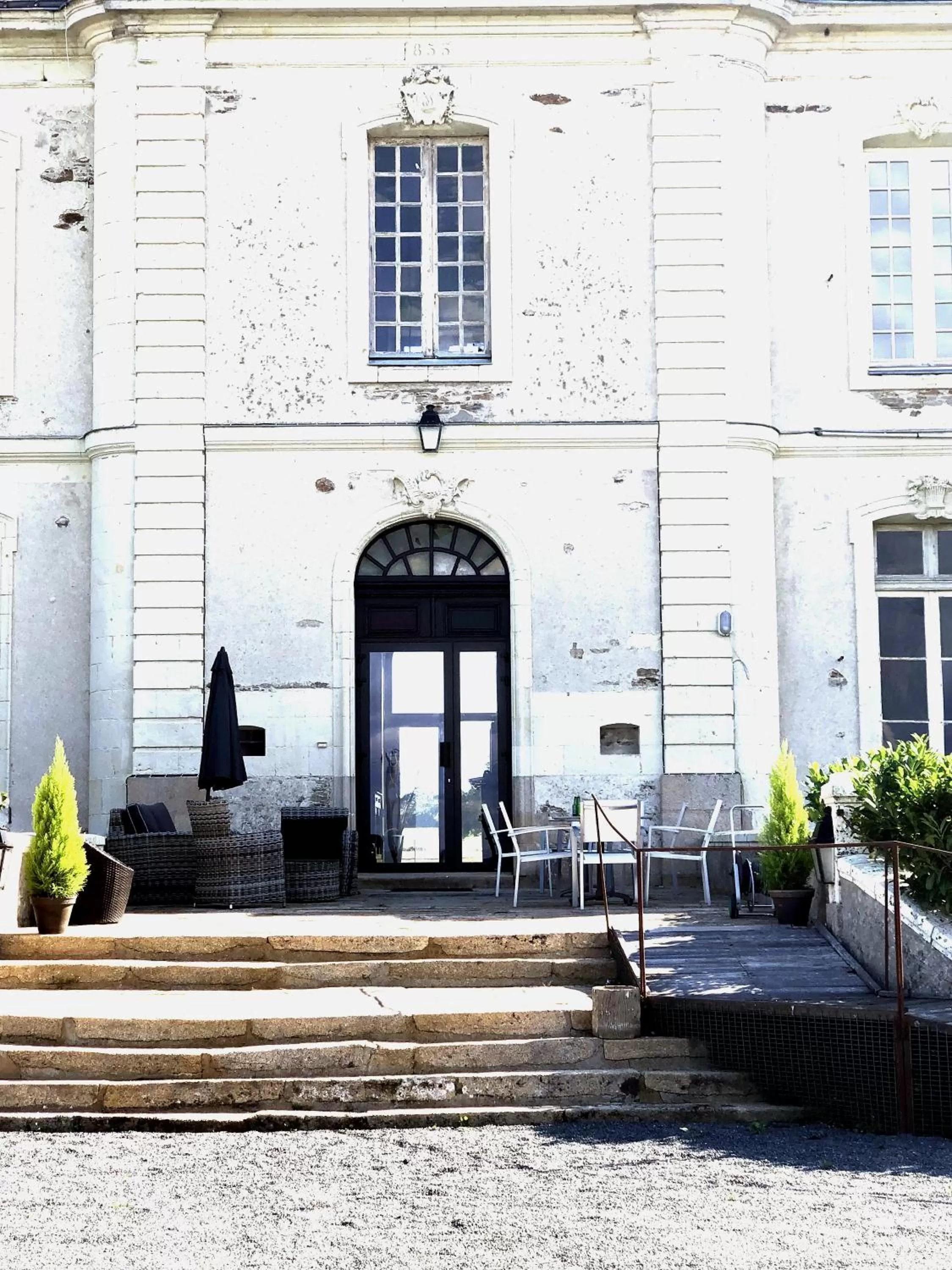 Patio in Hôtel Particulier CHÂTEAU DES MARAIS Proximité et vue sur le Lac de Grand lieu