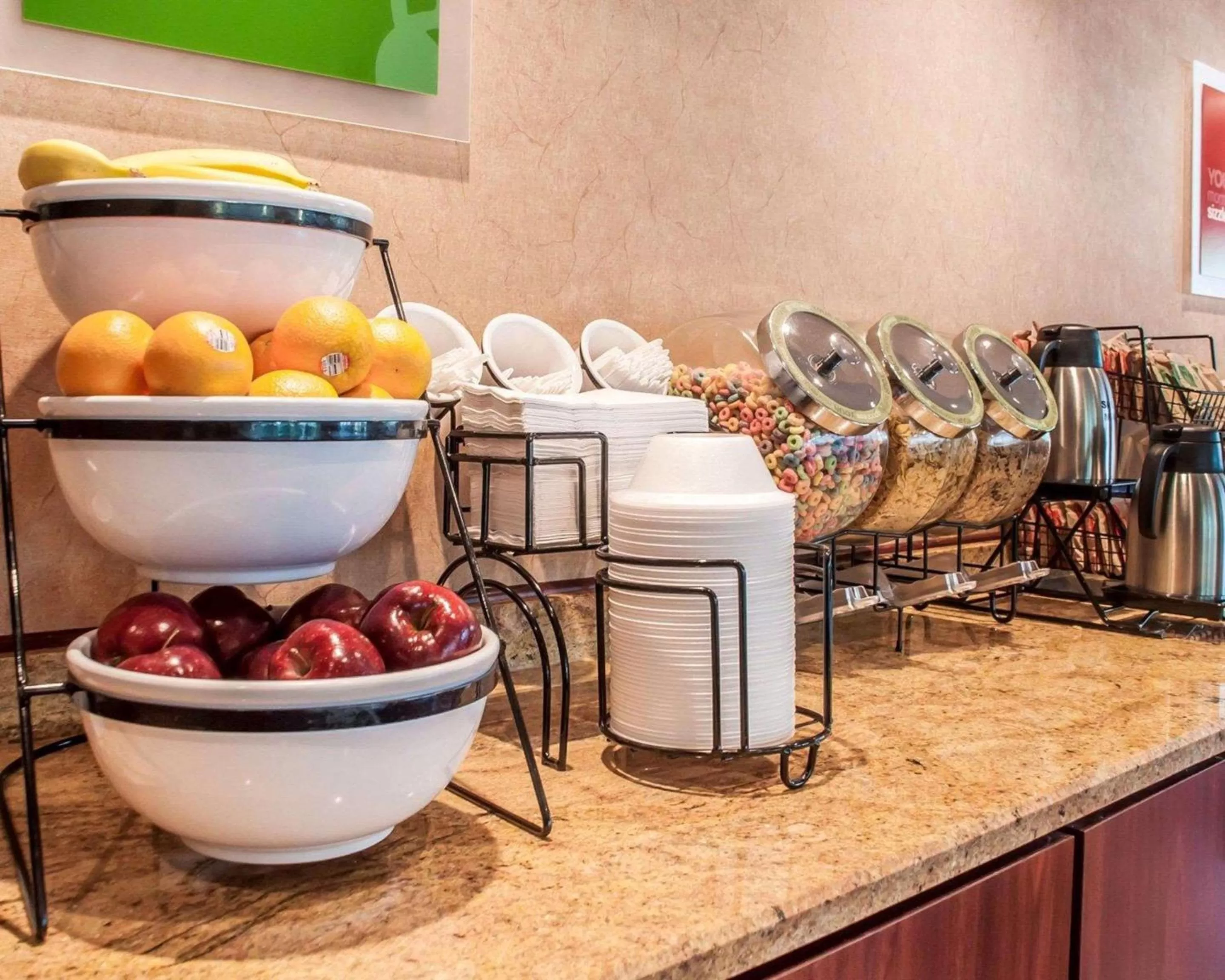 Restaurant/places to eat in Quality Inn Near Walden Galleria Mall