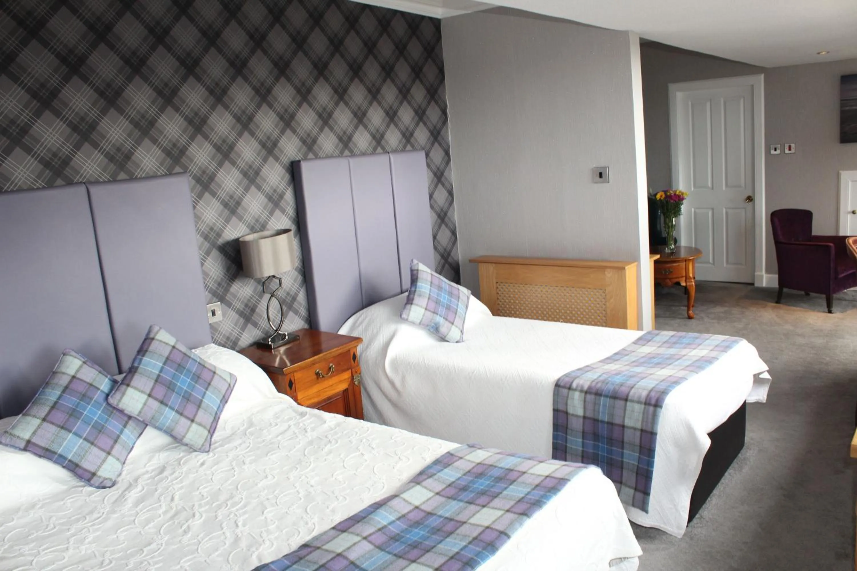 Photo of the whole room, Bed in South Beach Hotel