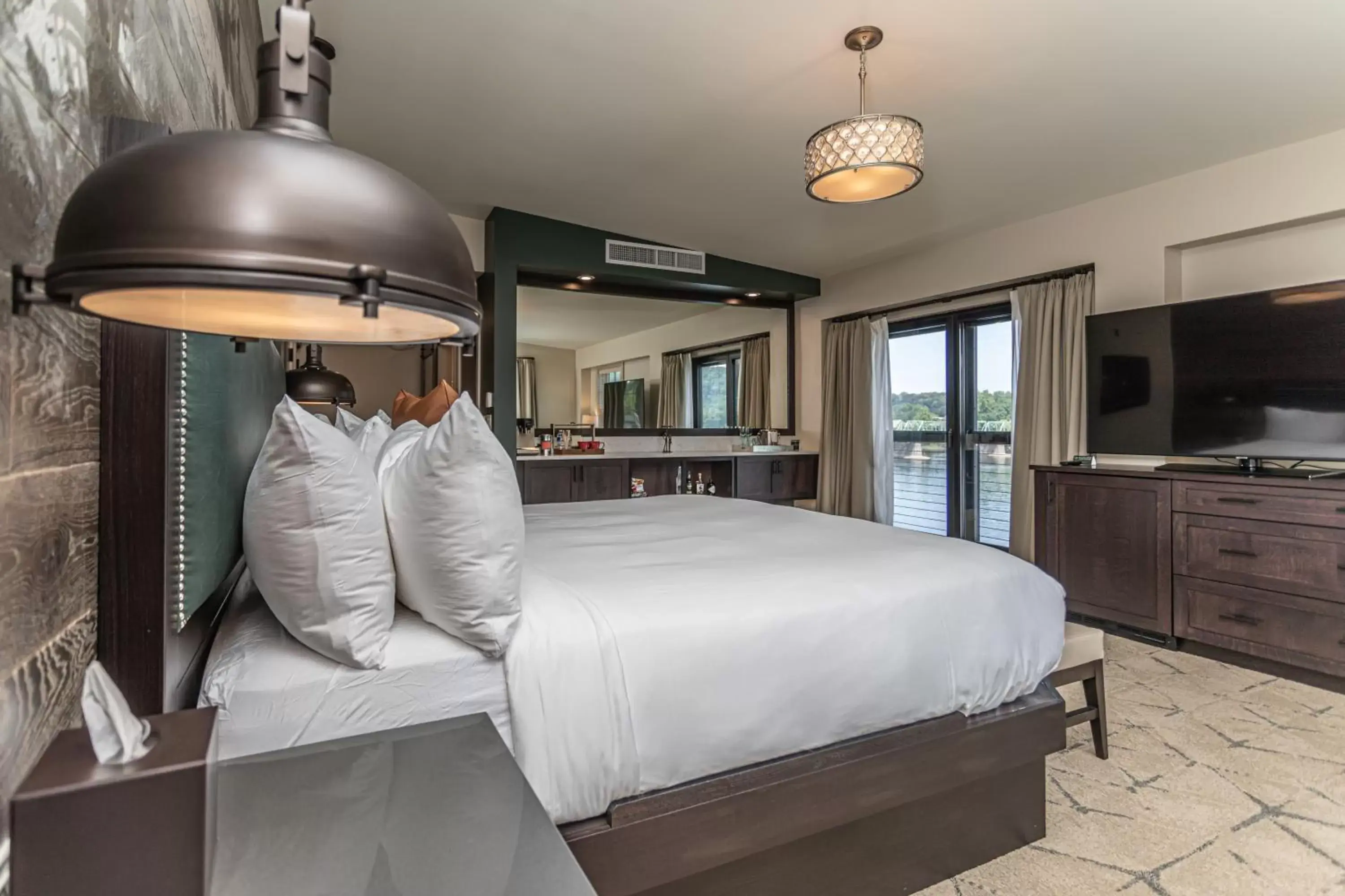 Executive Suite in Ghost Light Inn Executive Suite in Ghost Light Inn