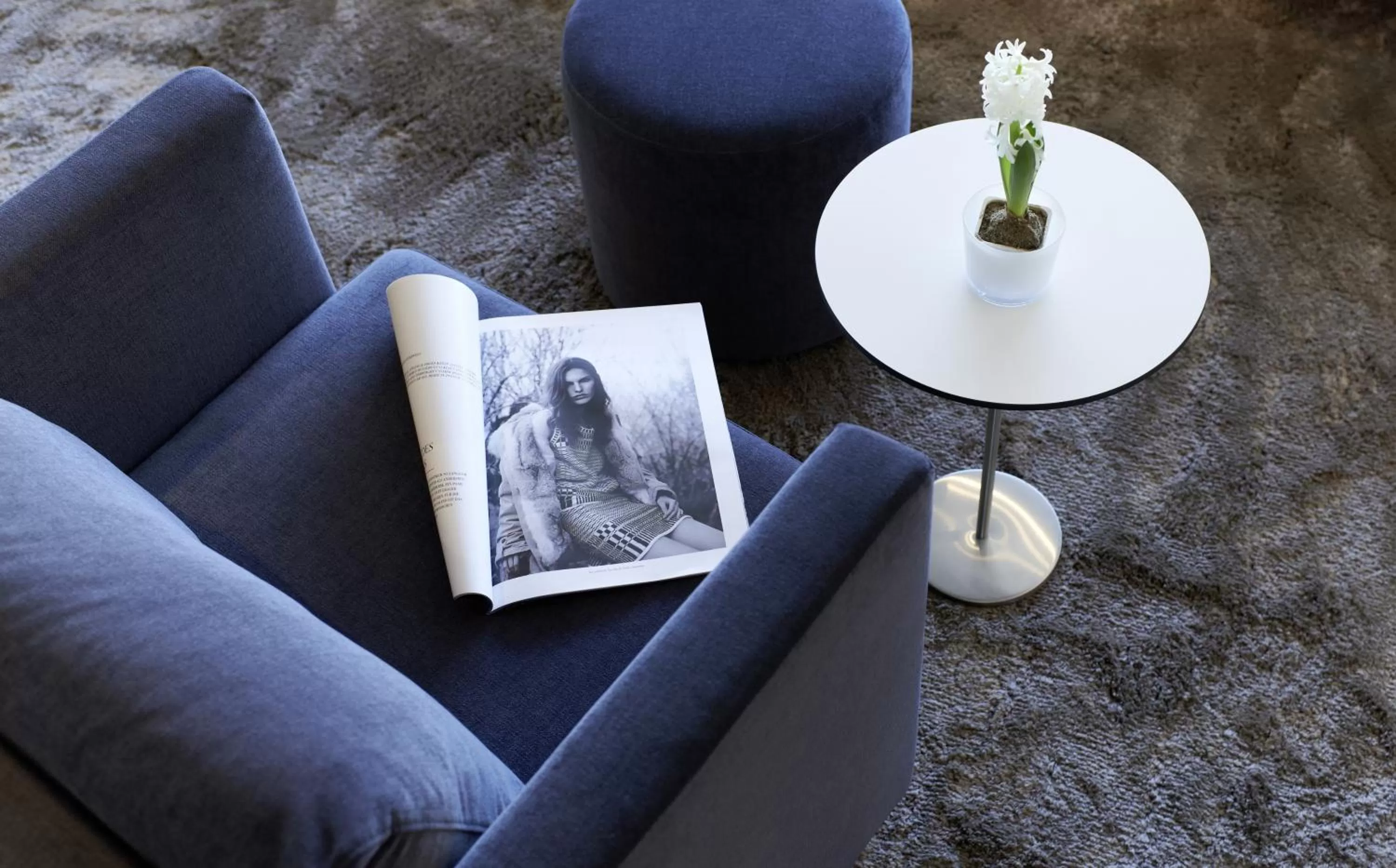 Communal lounge/ TV room in Sachsenpark-Hotel