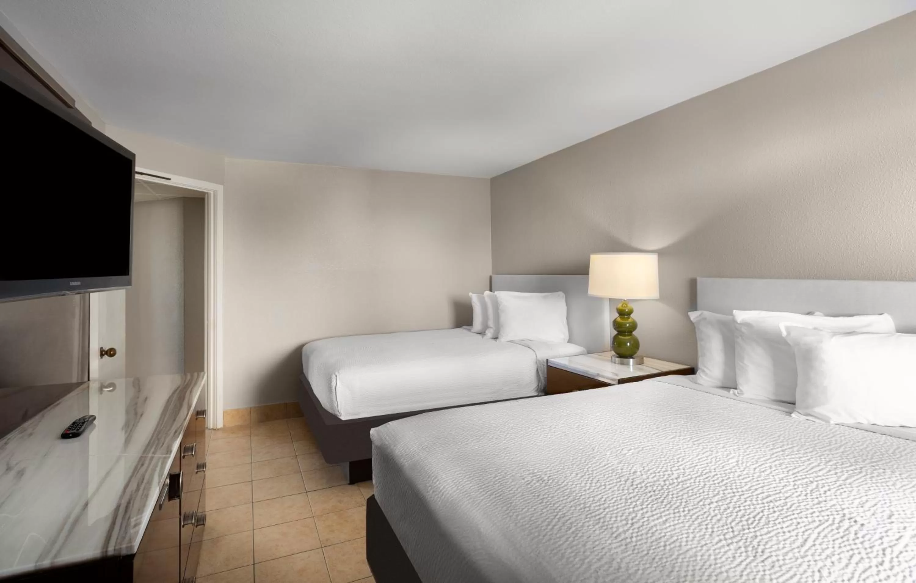 Premium Suite with Two Double Beds - Ocean View in Hotel Blue