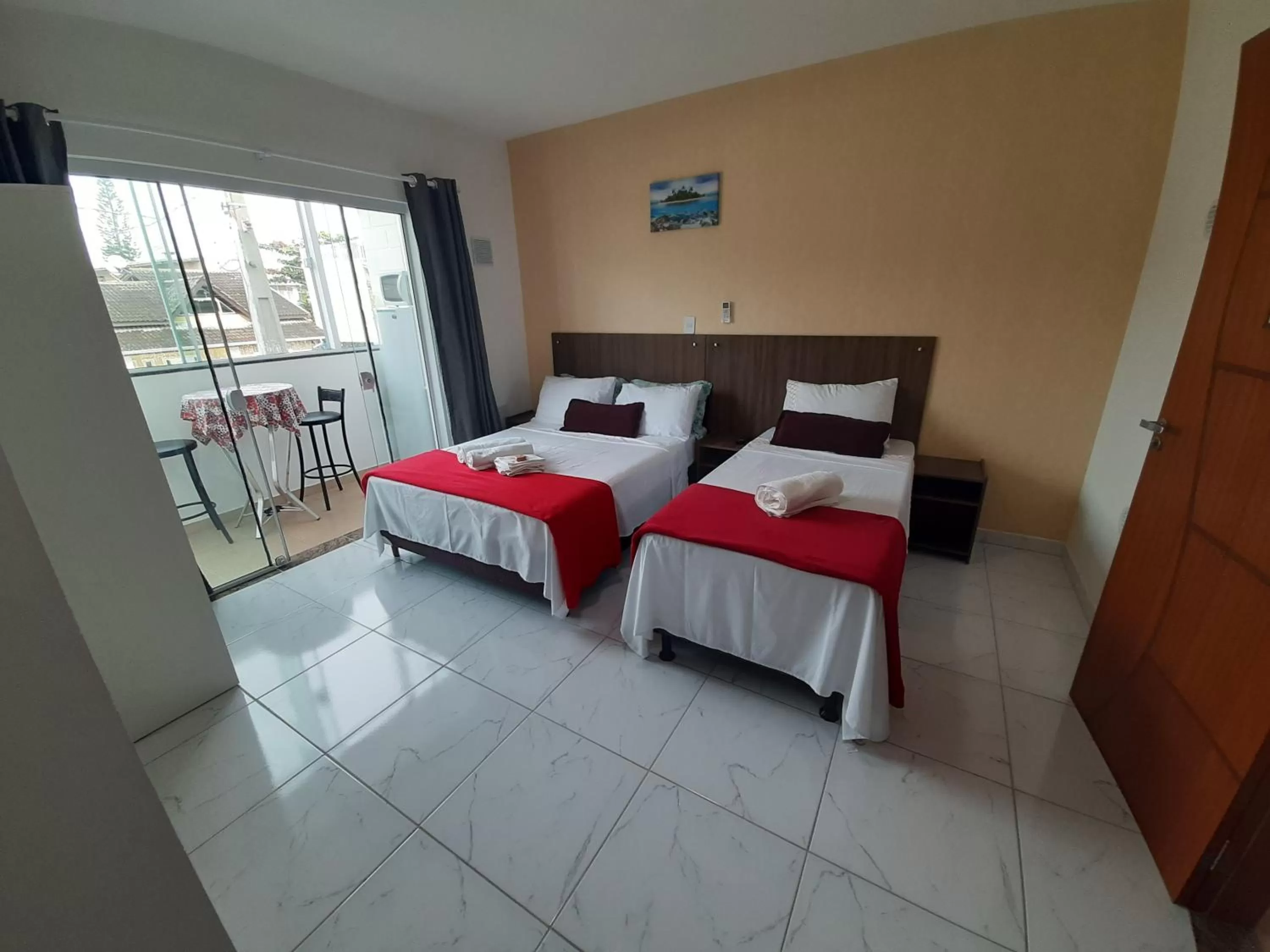 Bed in PENHAFLAT, STUDIO COMPLÉTO, C GARAGEM , A 700 m do parque e 120 m da praia