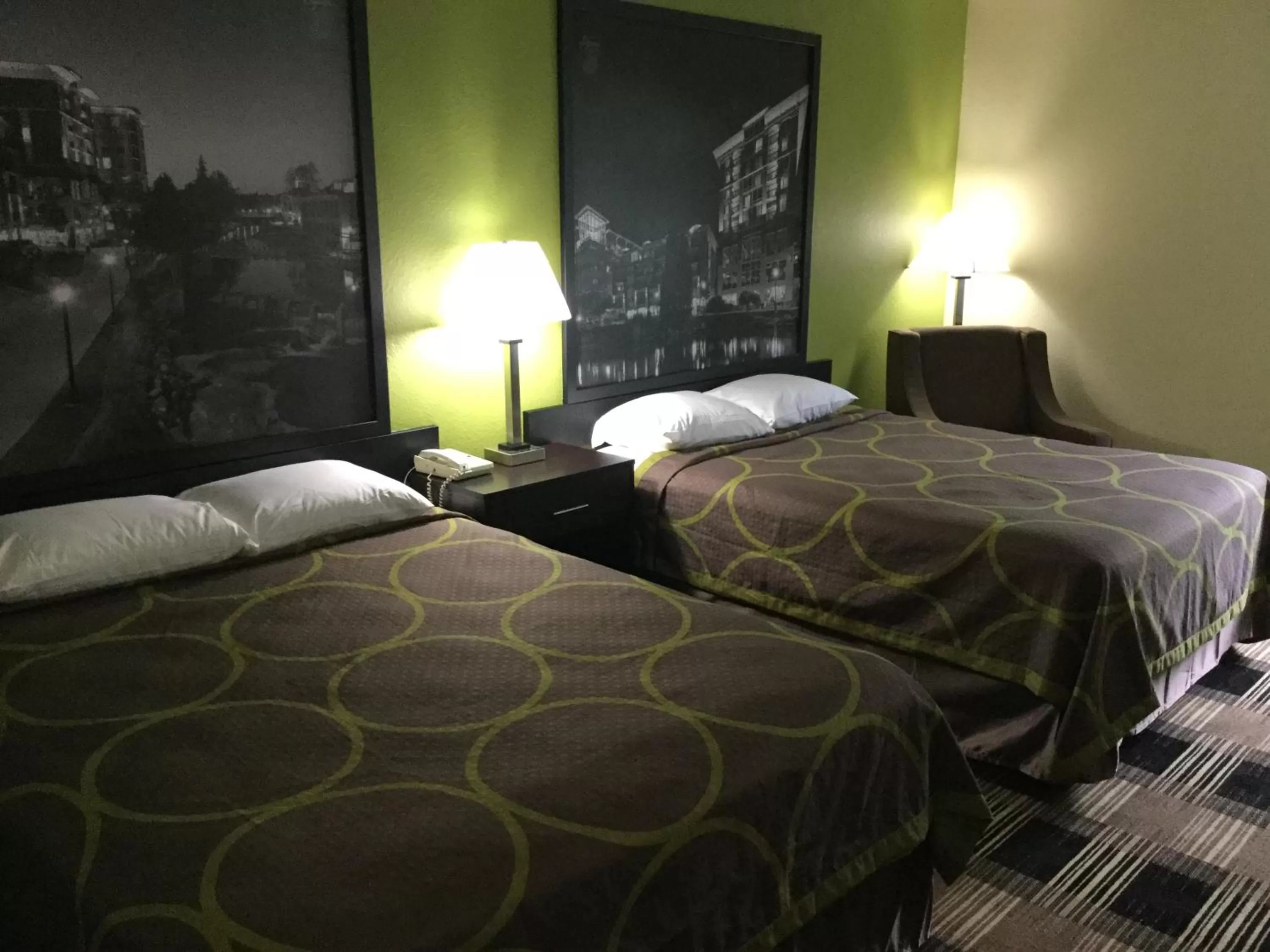 Bed in Super 8 by Wyndham Greer/Spartanburg Area