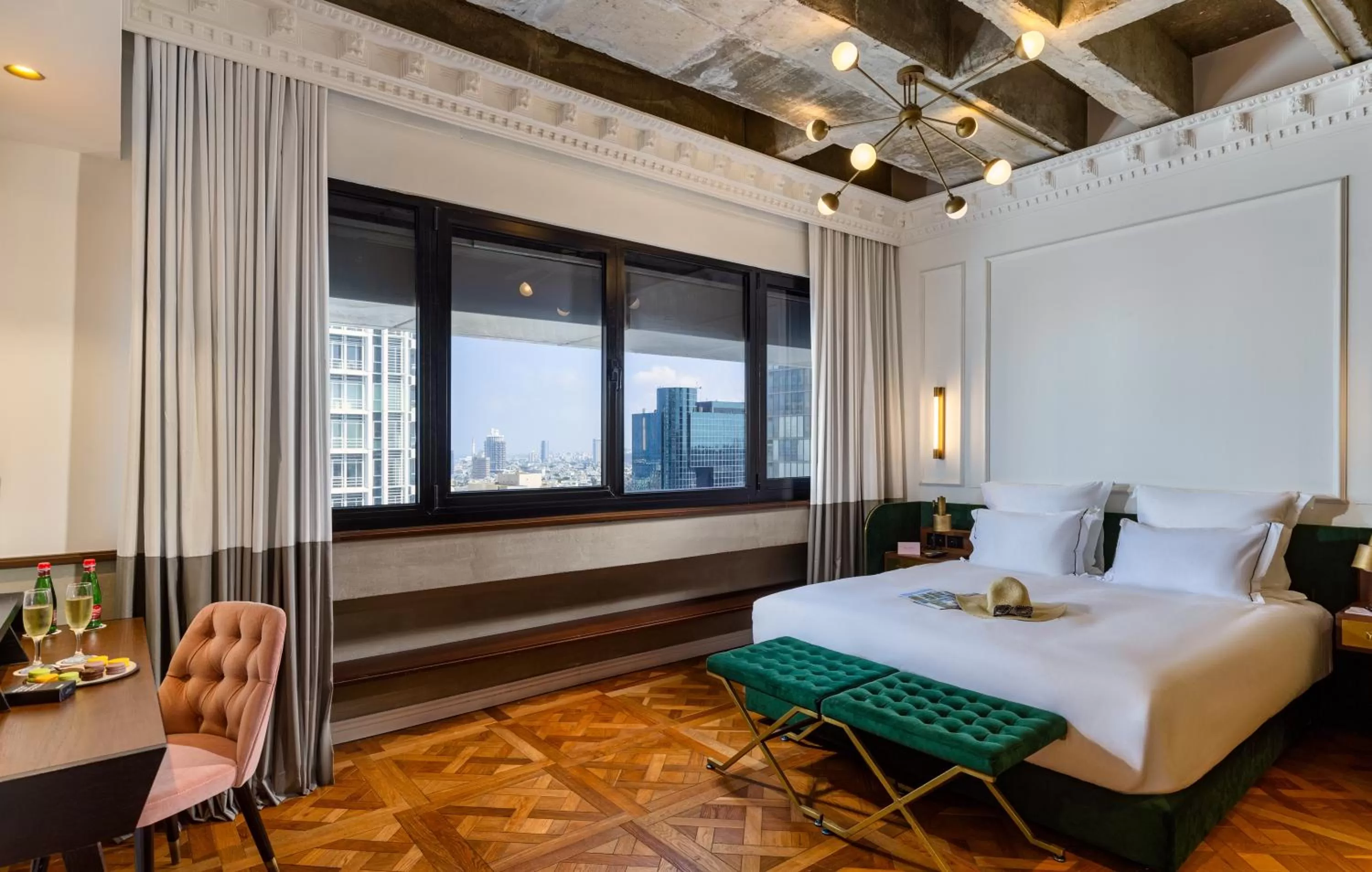 Photo of the whole room, Bed in Brown BoBo, a member of Brown Hotels