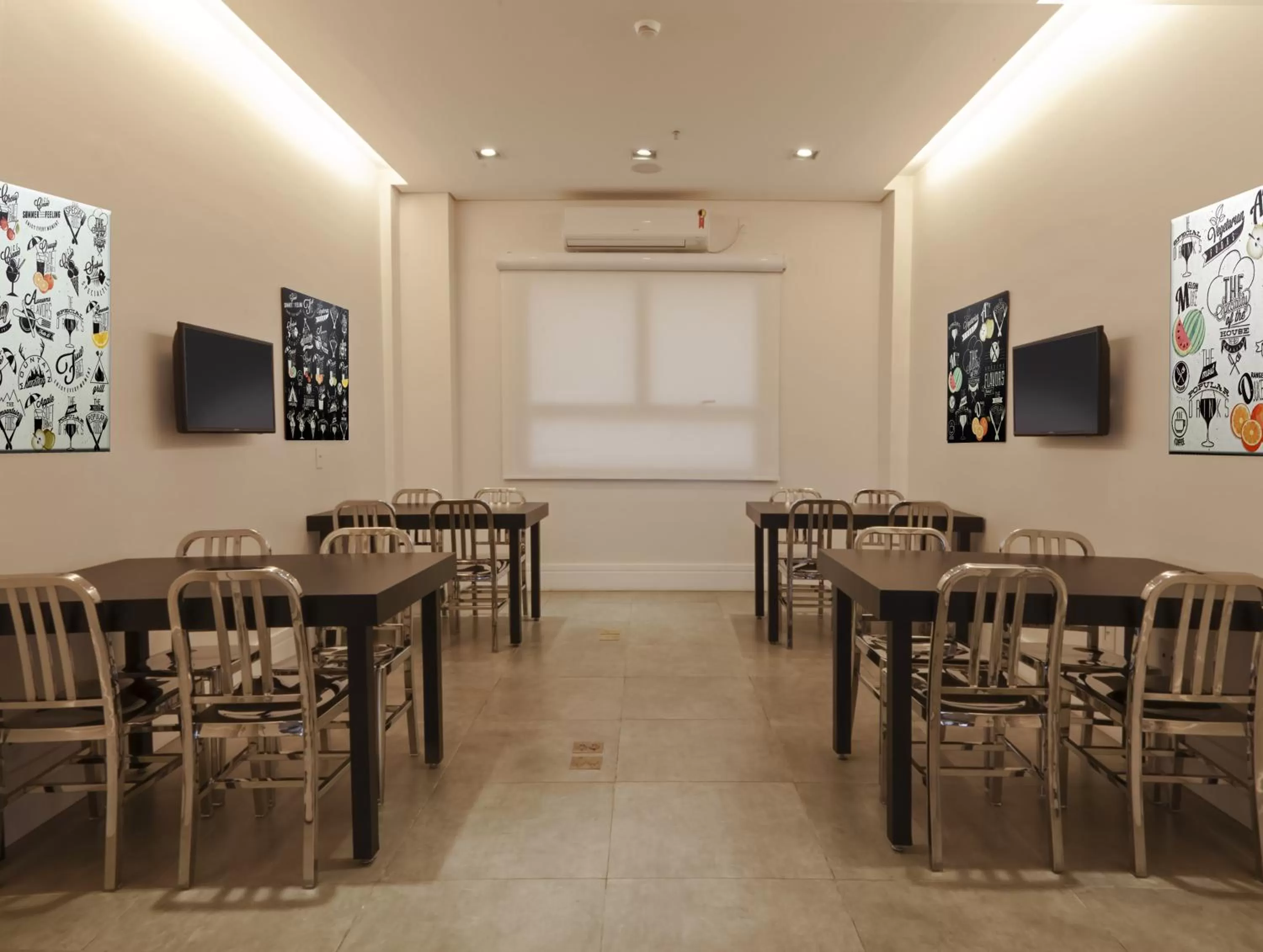 Restaurant/places to eat in ibis Styles Maracanau