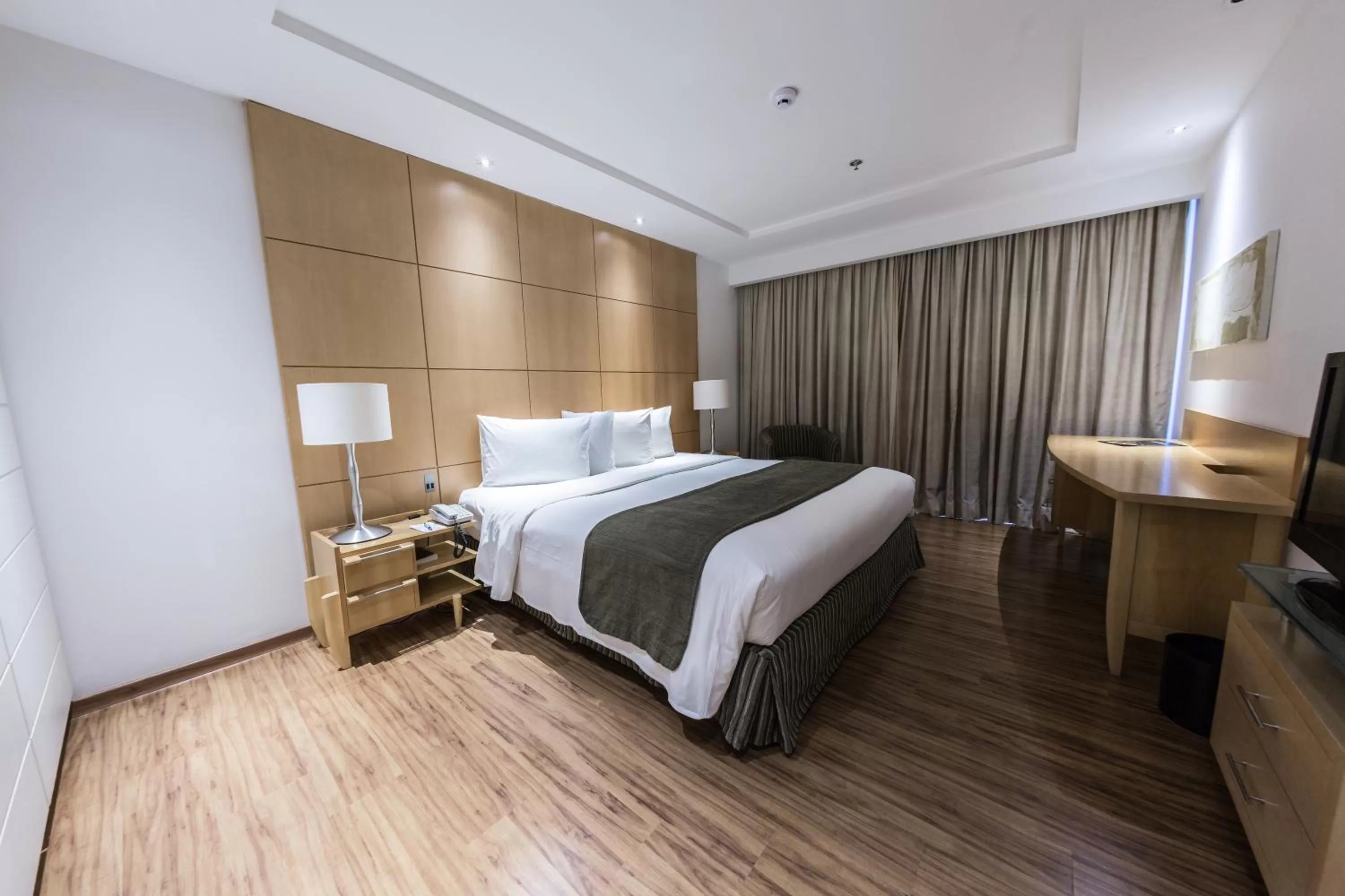 Bed in Grand Bittar Hotel