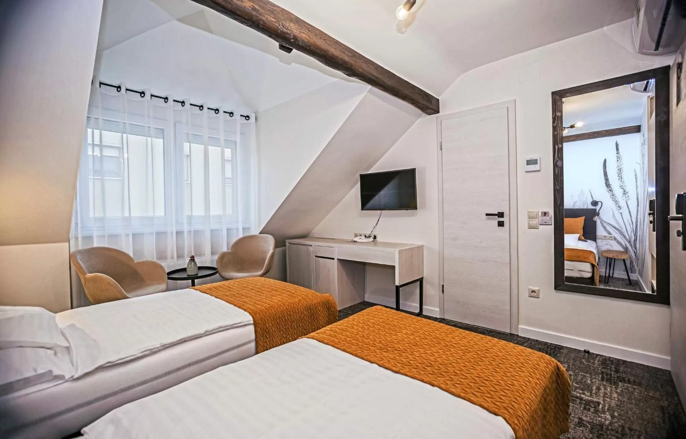 Bed in Piccolo Panzió Vendéglő Vinoteca