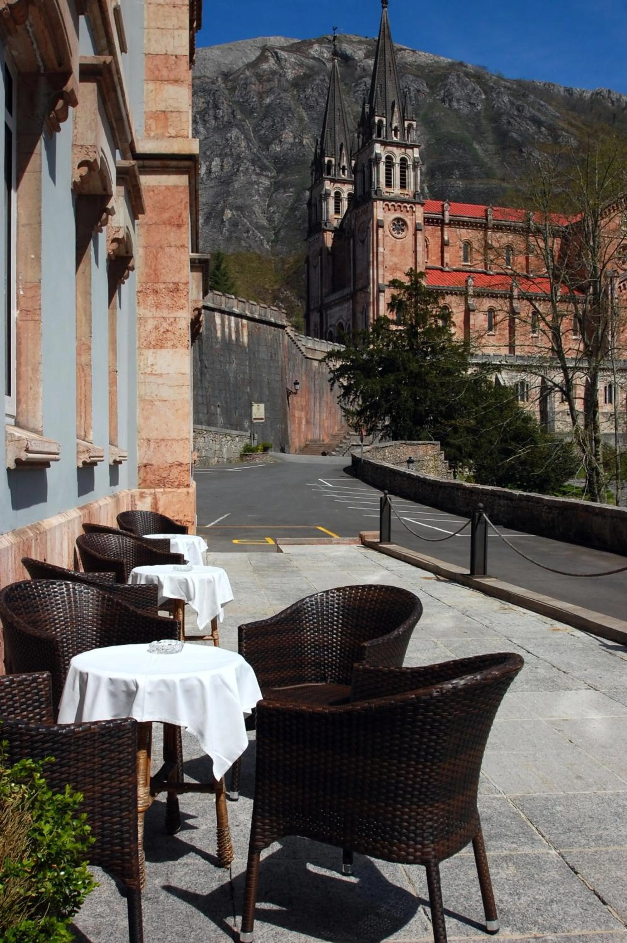 Facade/entrance in Arcea Gran Hotel Pelayo