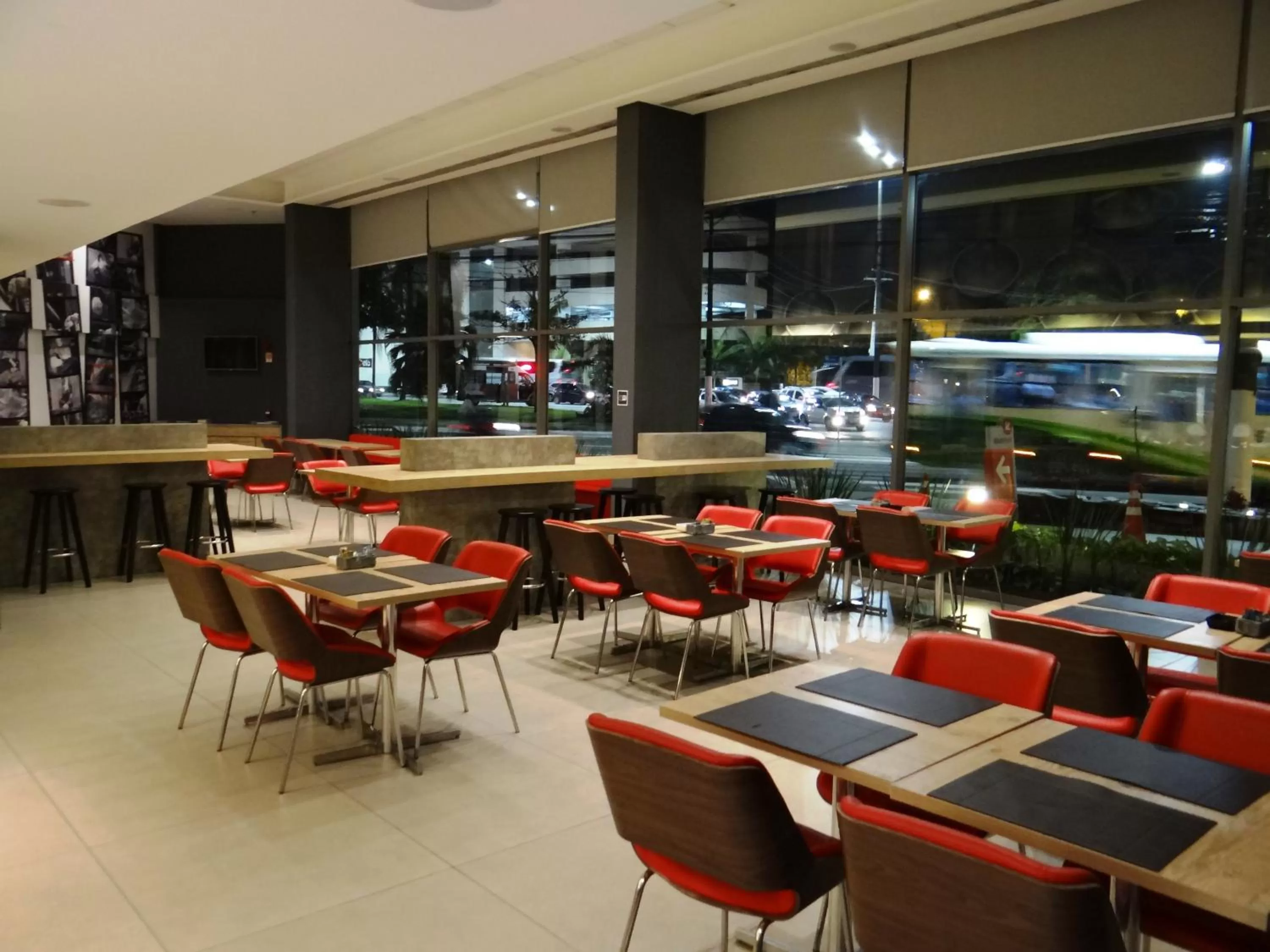 Restaurant/places to eat in ibis Santos Valongo