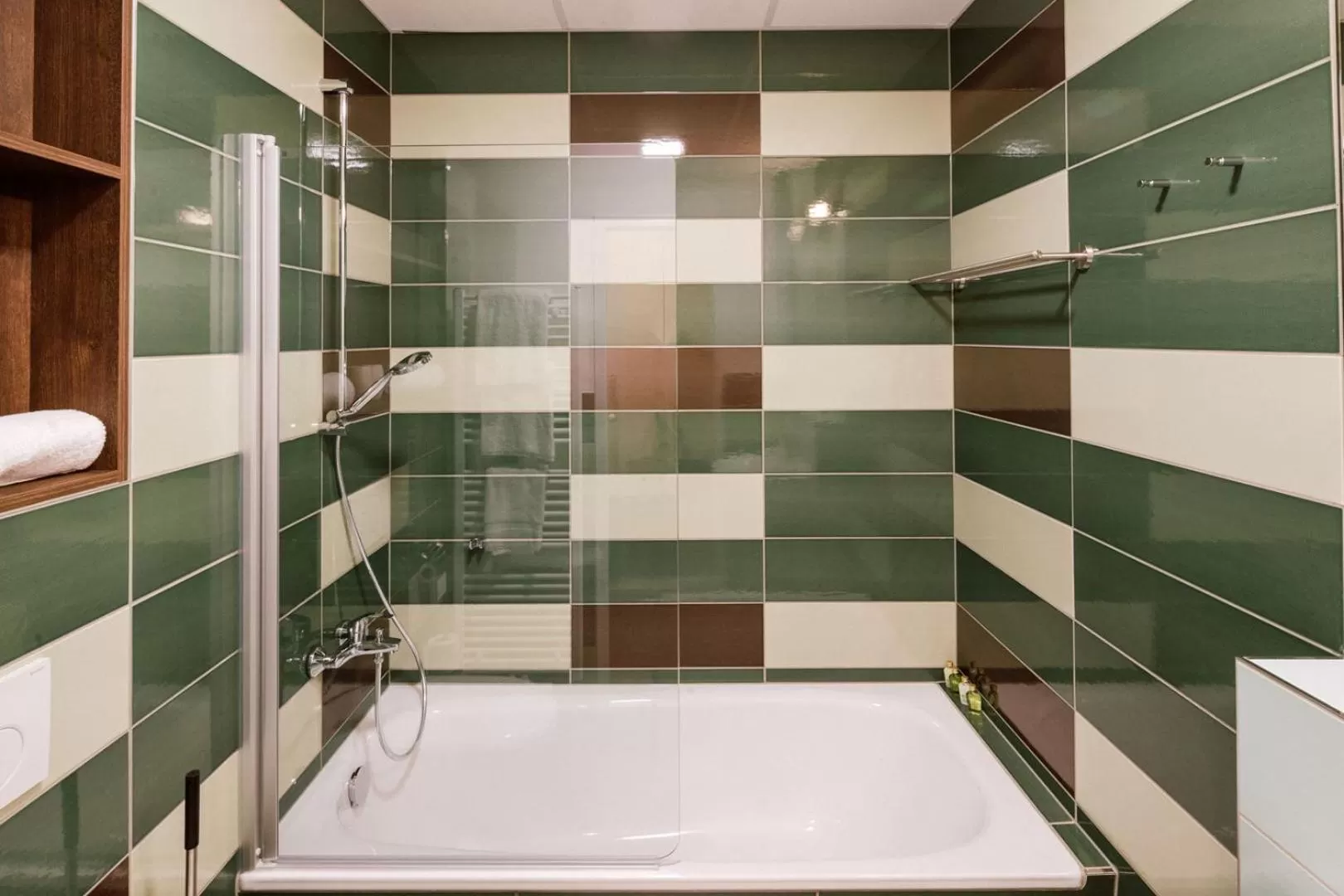 Bath in Hotel am Zoo