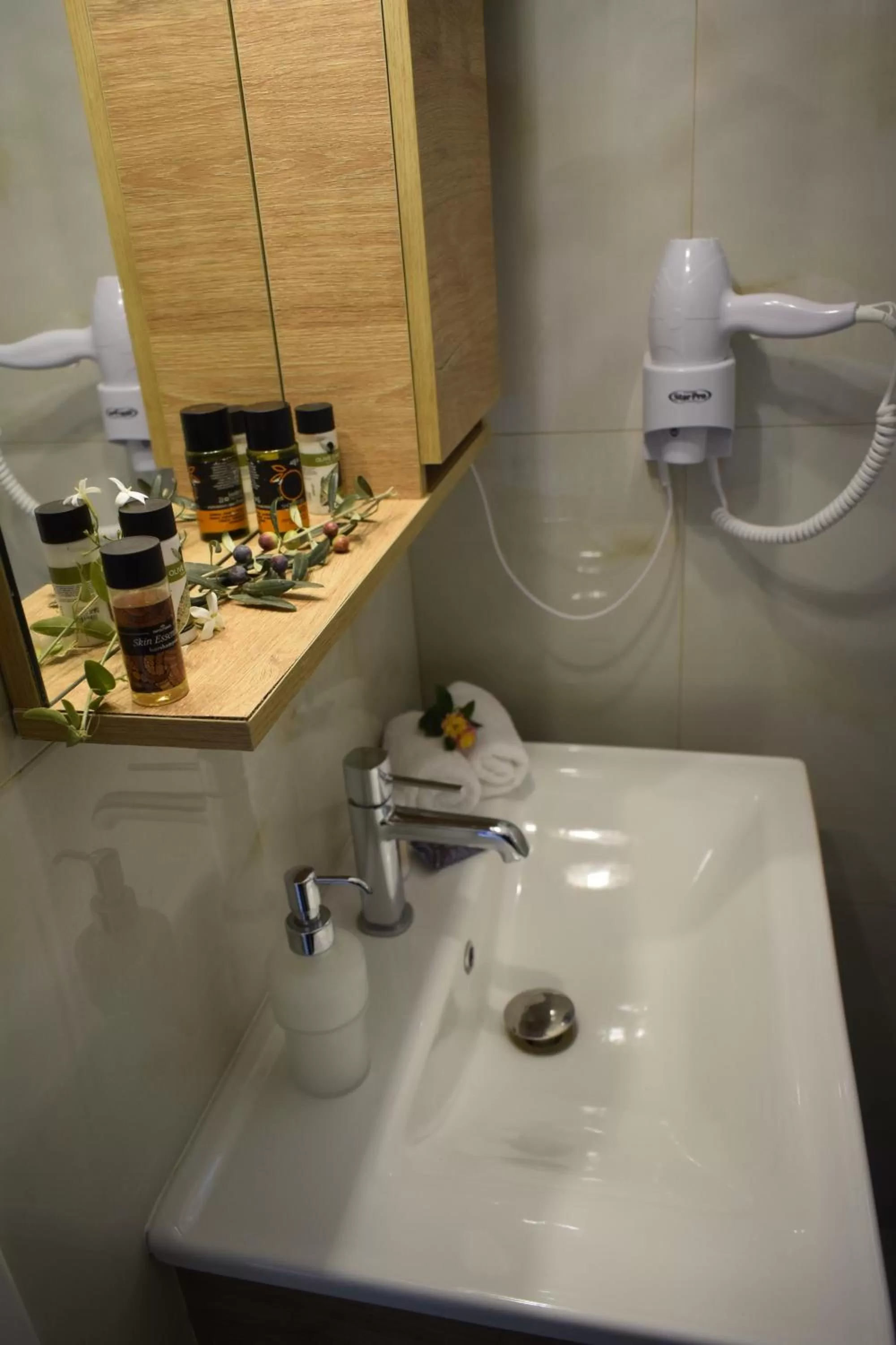 Comfort Stay Athens Airport Hotel - FREE shuttle from and to the airport