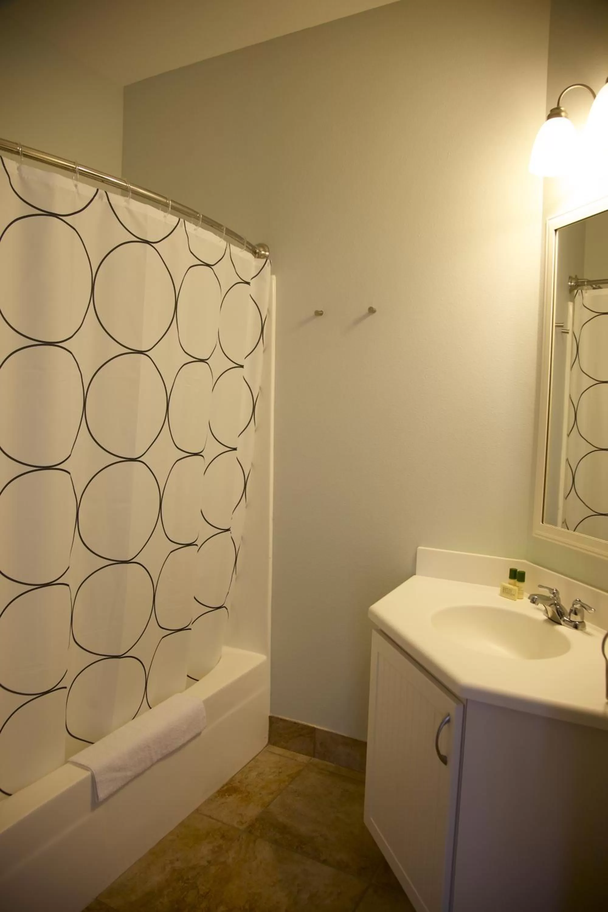 Queen Room with Two Queen Beds and Balcony in Key West Resort - Lake Dora