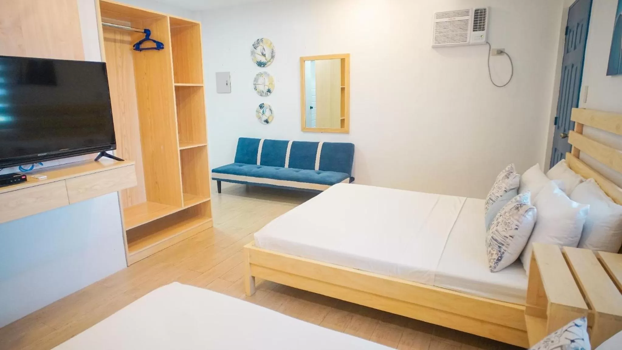 Photo of the whole room, Bed in Coron Underwater Garden Resort