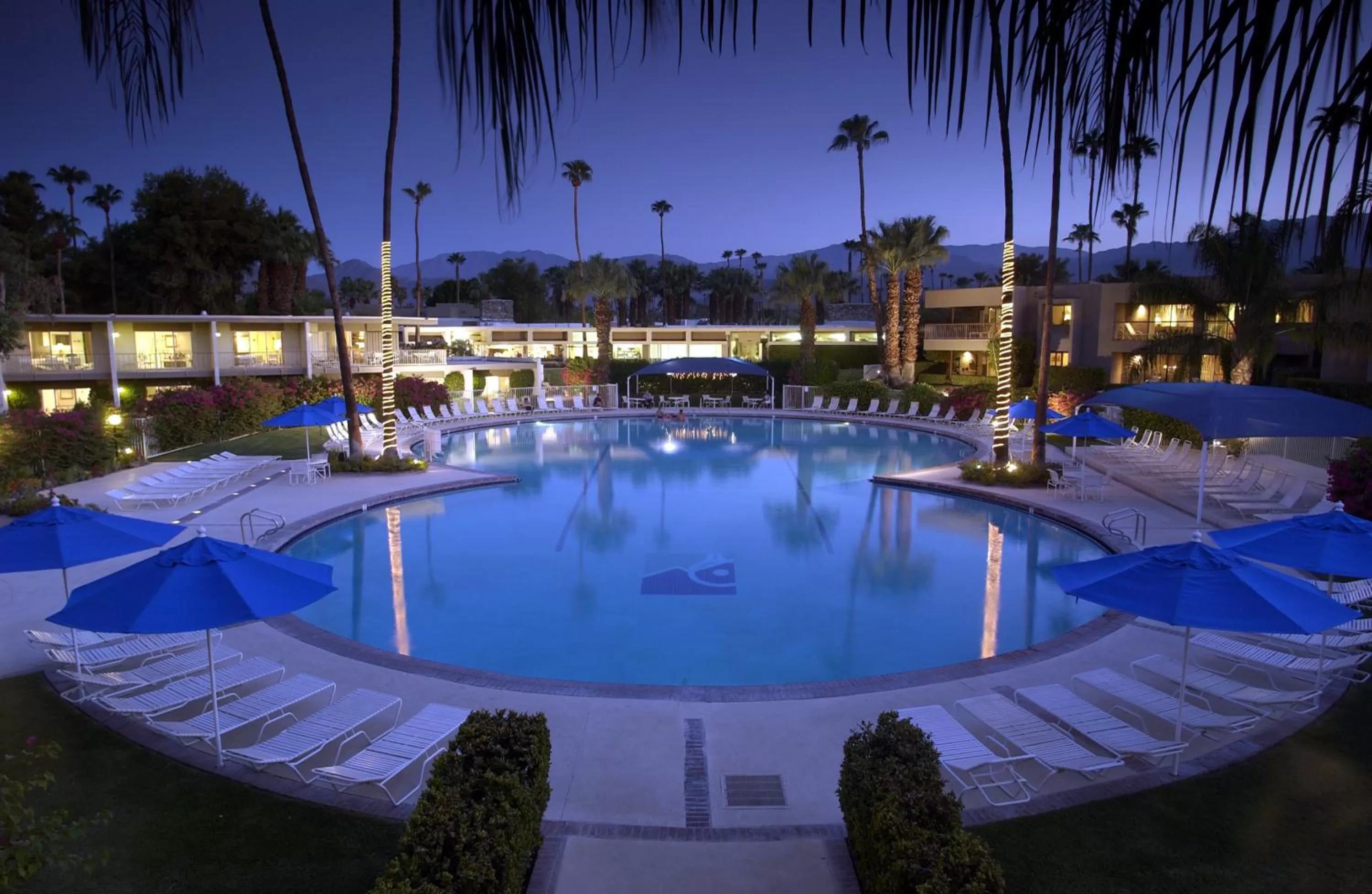 Swimming pool in Shadow Mountain Resort