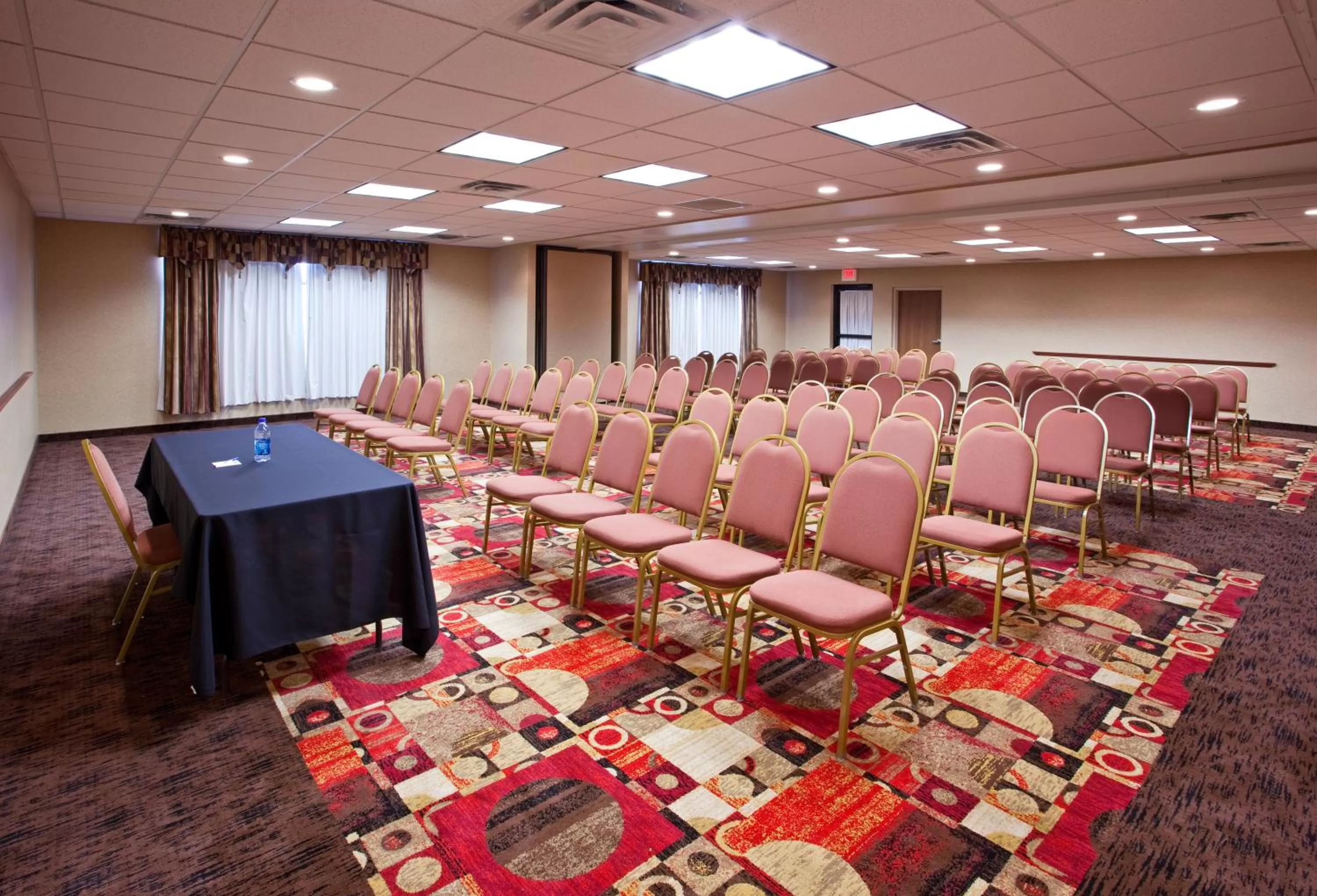 Meeting/conference room in Holiday Inn Express Hotel & Suites Bowling Green by IHG