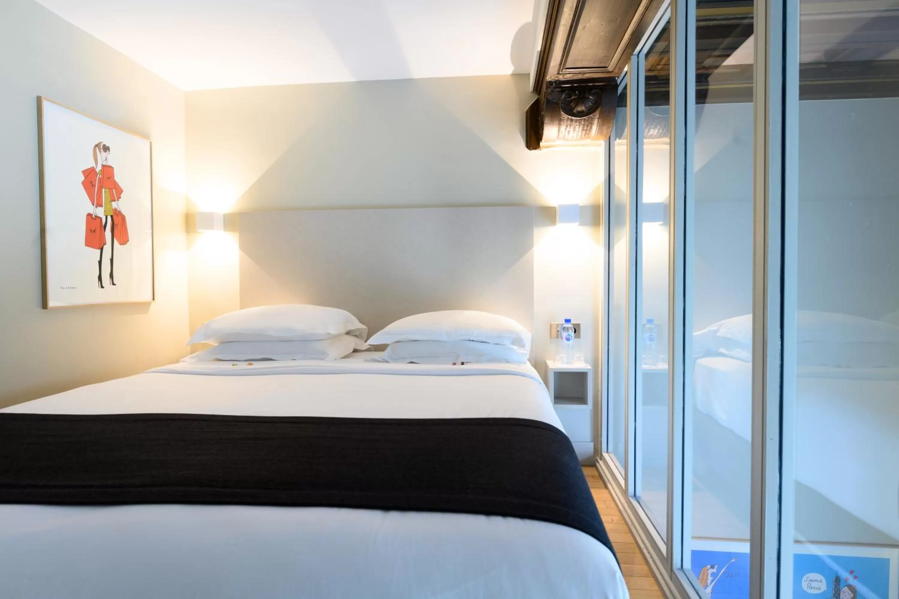 Bedroom, Bed in Hôtel Helzear Etoile