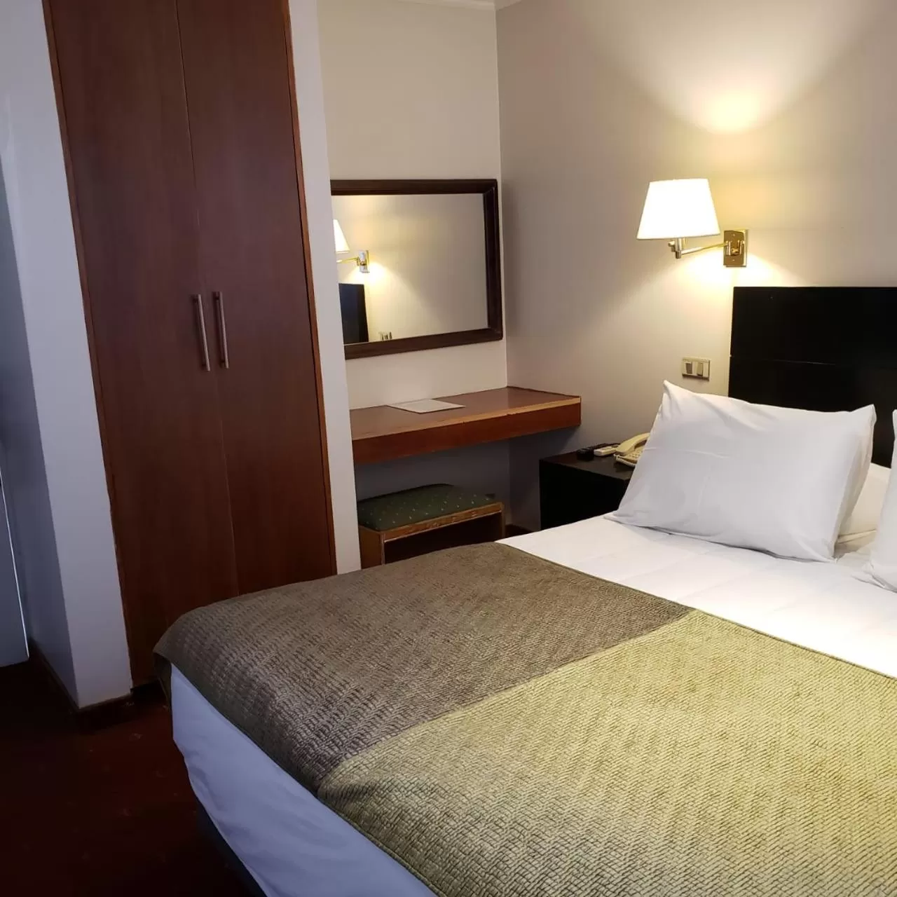 Photo of the whole room, Bed in Hotel Gavina Express