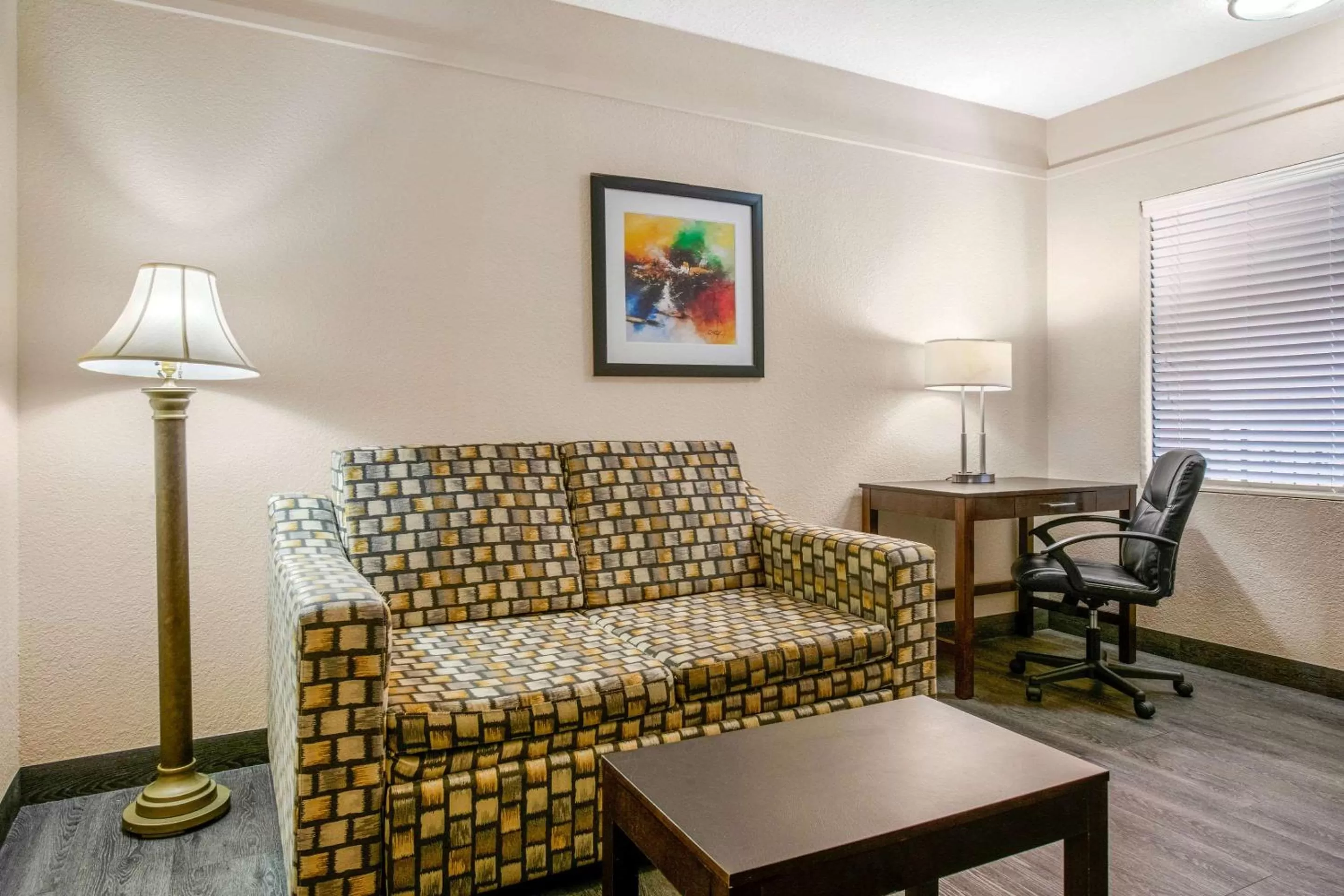 Bedroom in Quality Inn & Suites Jacksonville-Baymeadows
