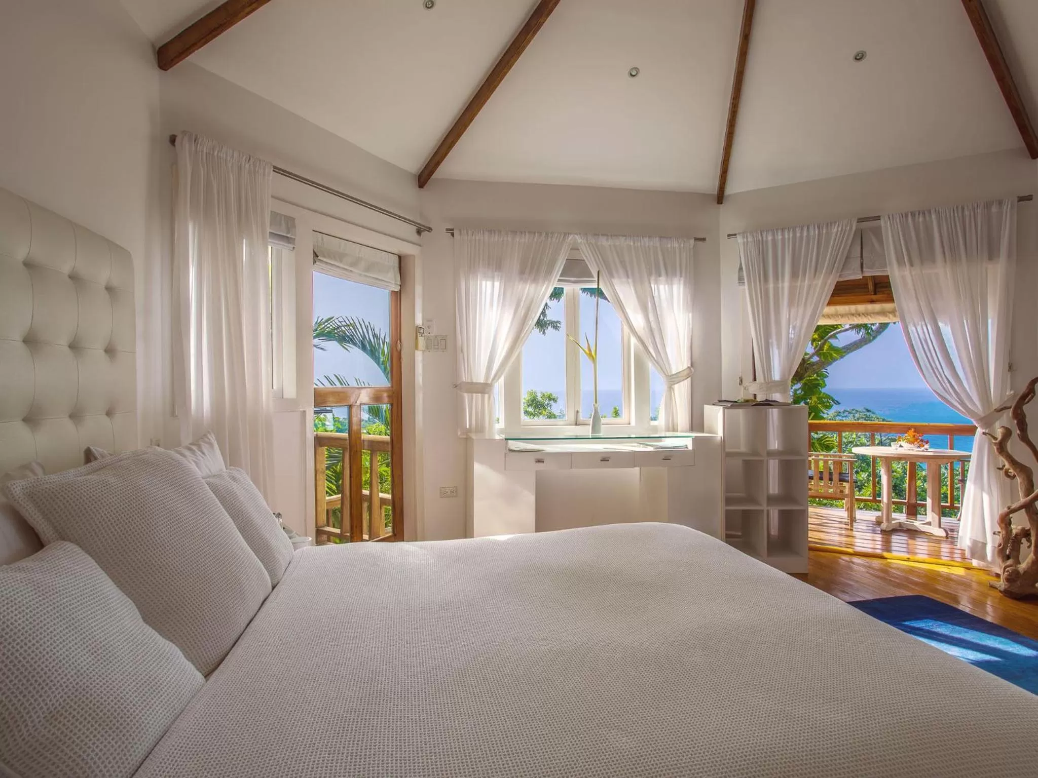 Bedroom, Bed in Geejam