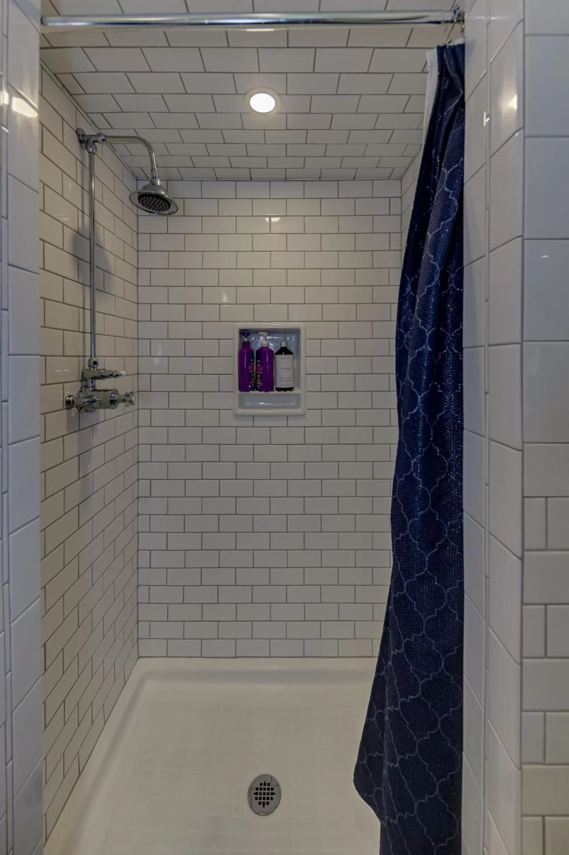 Bathroom in Oak Hall Bed and Breakfast