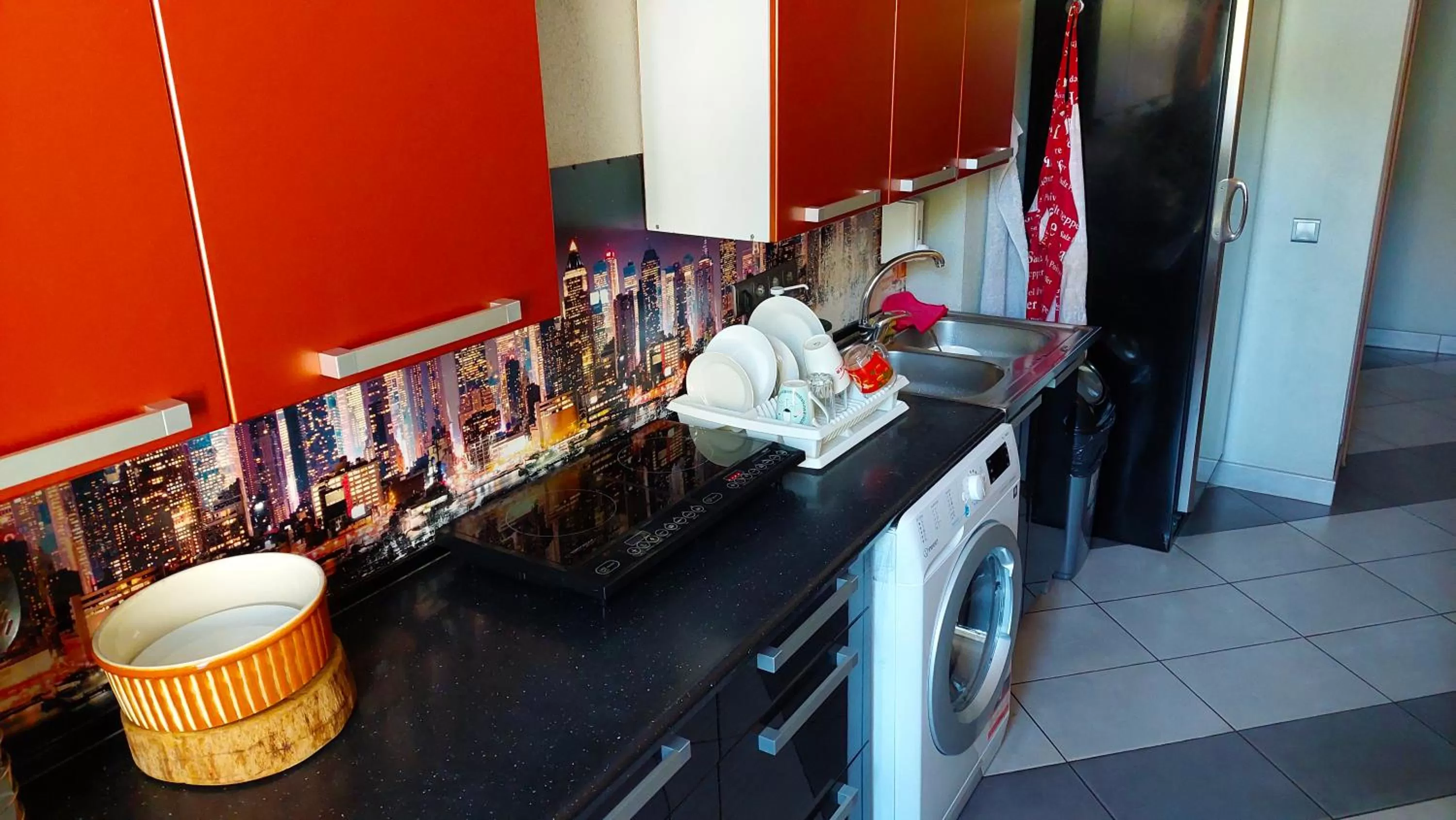 Kitchen or kitchenette in Happy Hotel