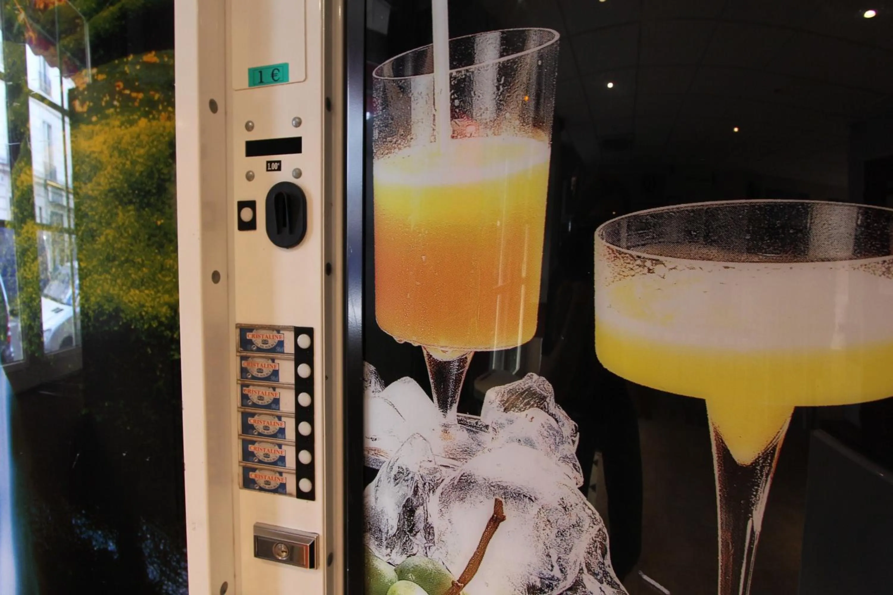 Drinks in Bastille Hostel