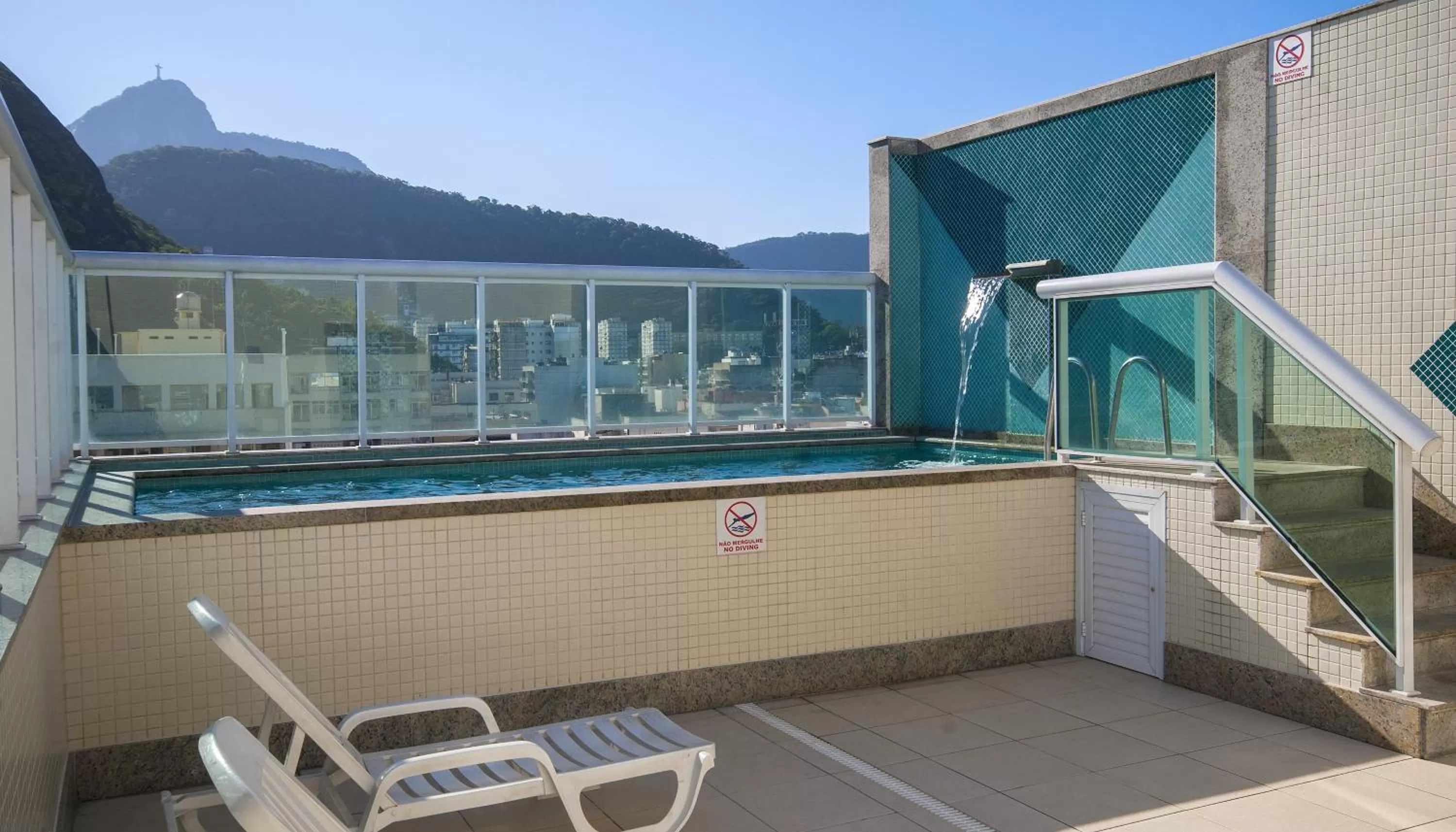 Swimming pool in Hotel Bandeirantes