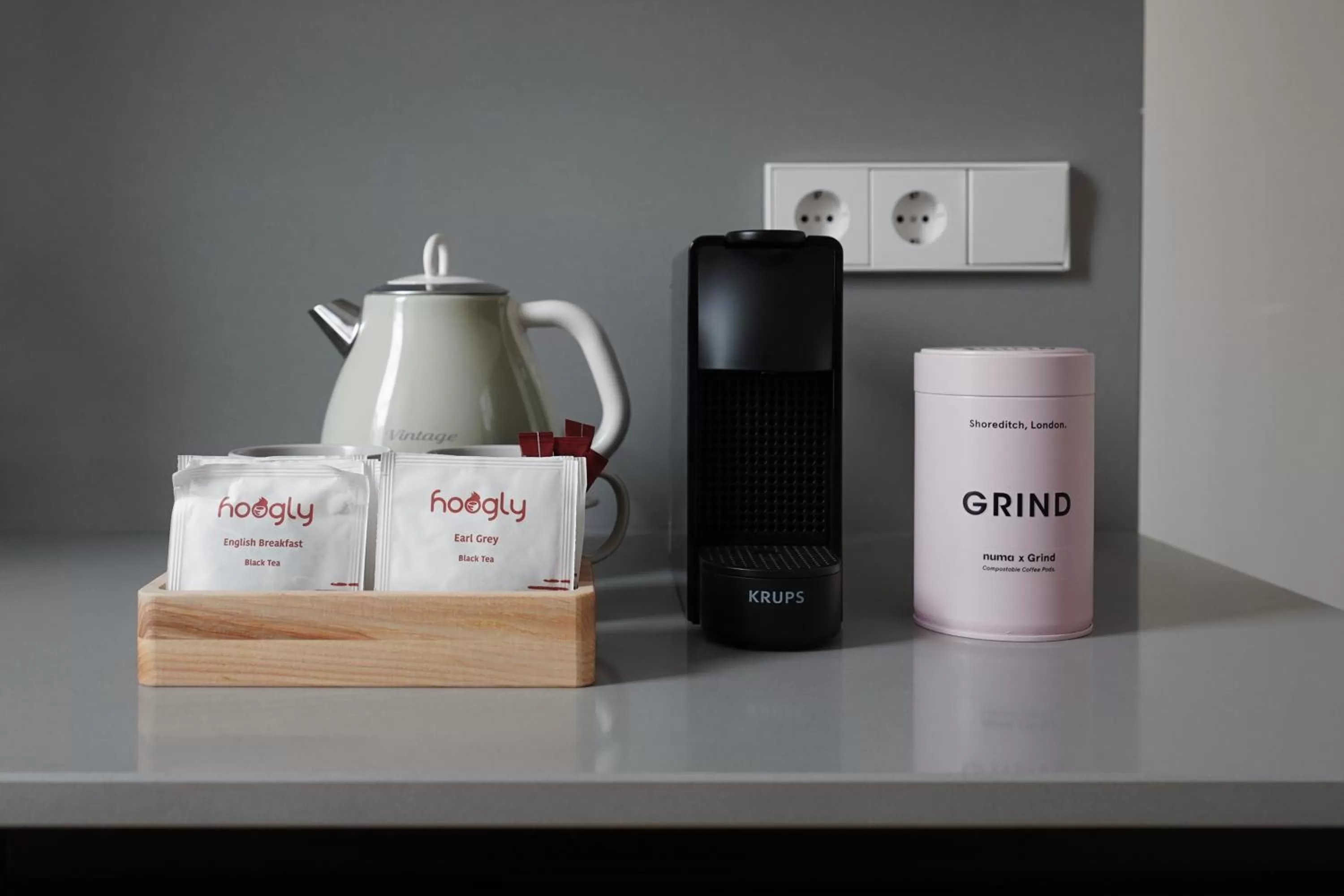 Coffee/tea facilities in Numa Seville Prestigio