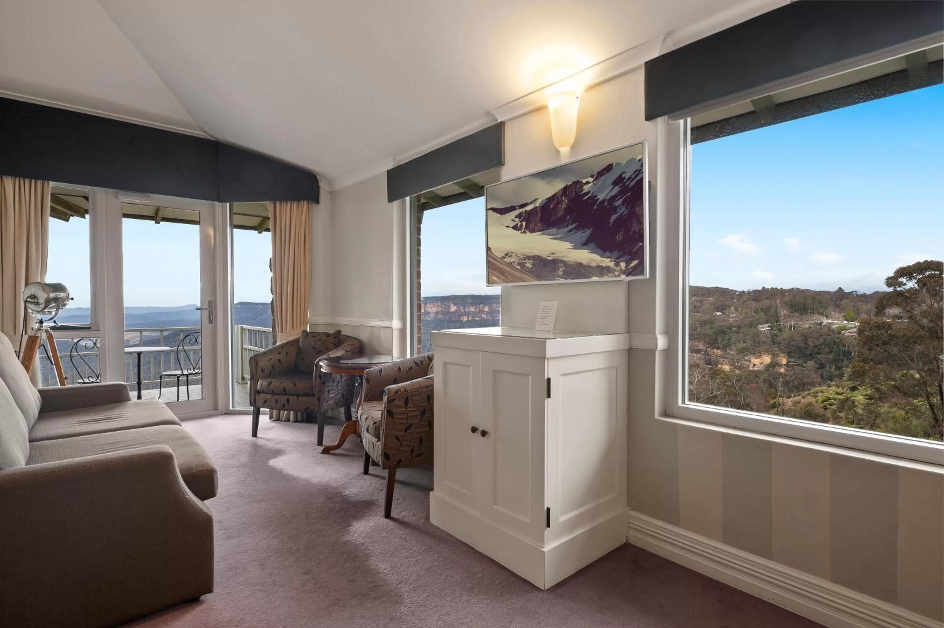 Seating area in Echoes Boutique Hotel & Restaurant Blue Mountains