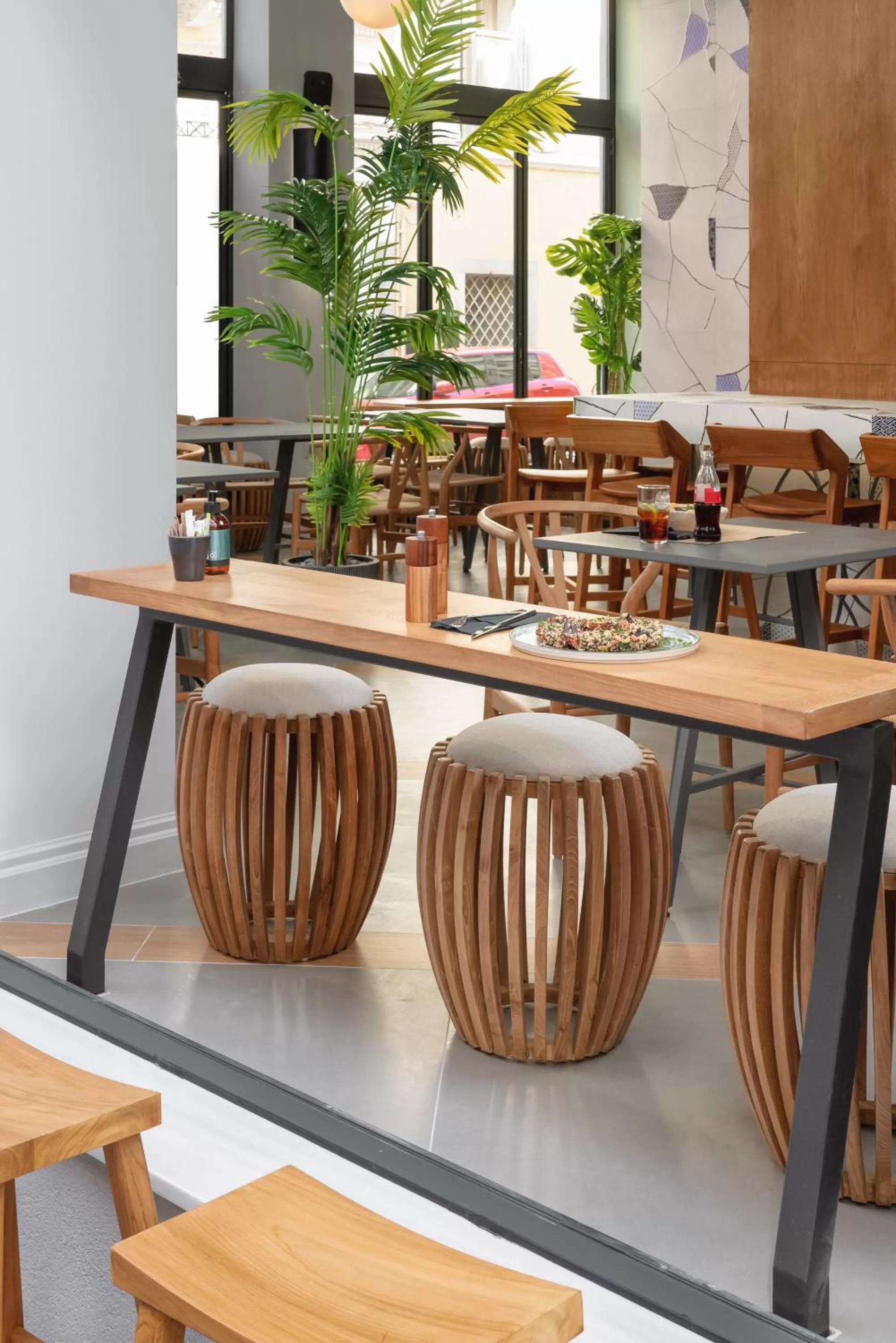 Restaurant/places to eat in Praxitelous Luxury Suites