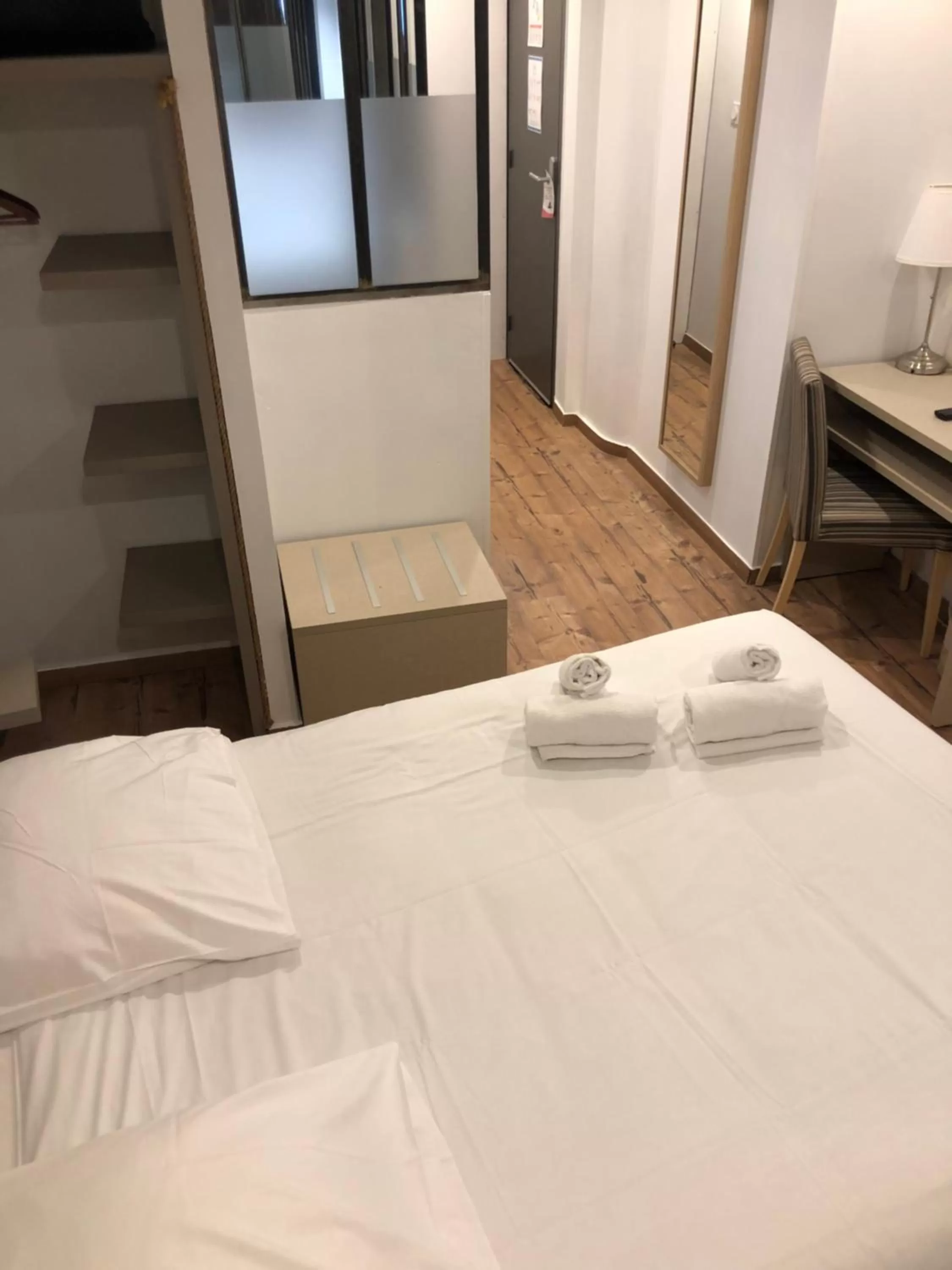 Bed in Hôtel Saint Roch Montpellier Centre