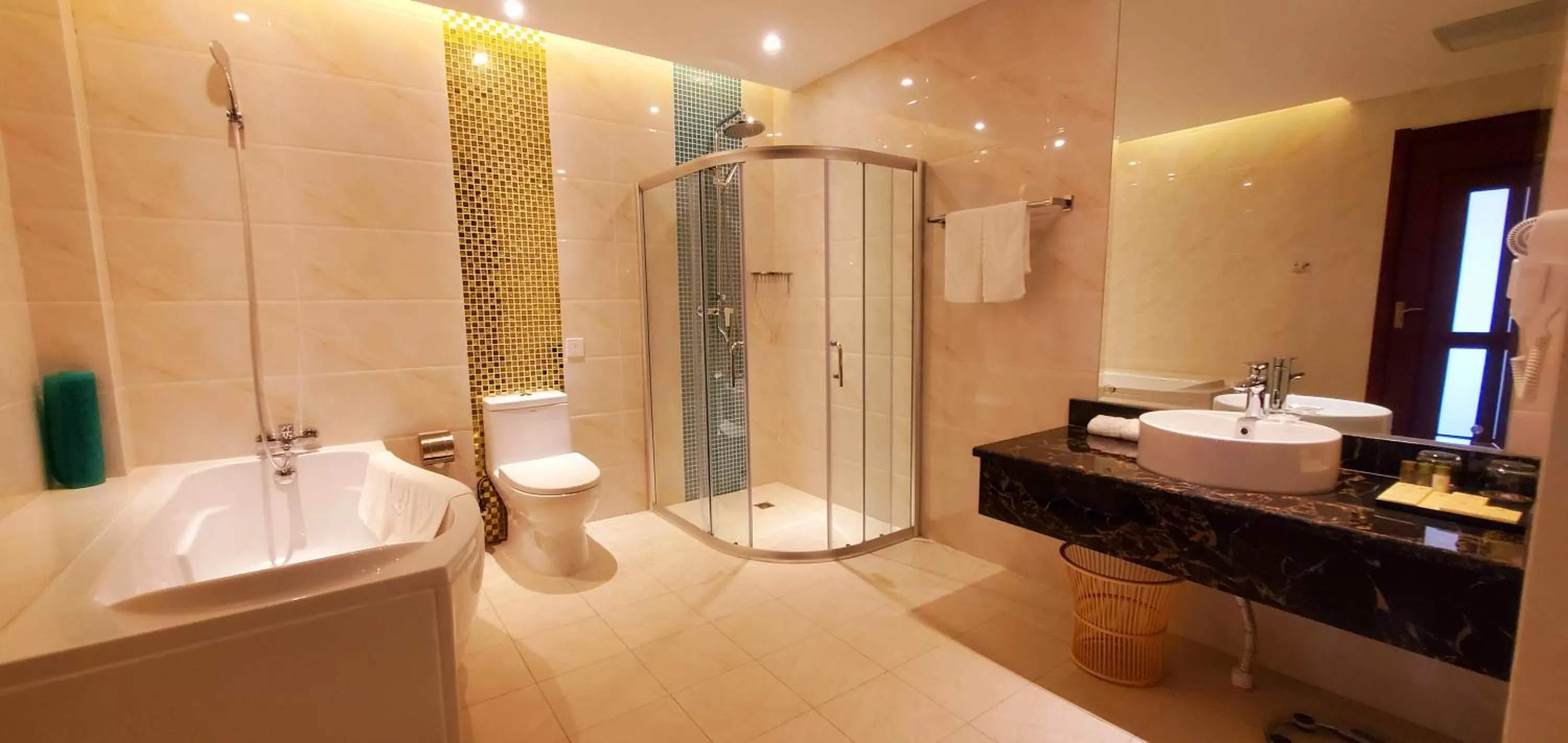 Shower, Bathroom in Golden Peacock Hotel Blantyre