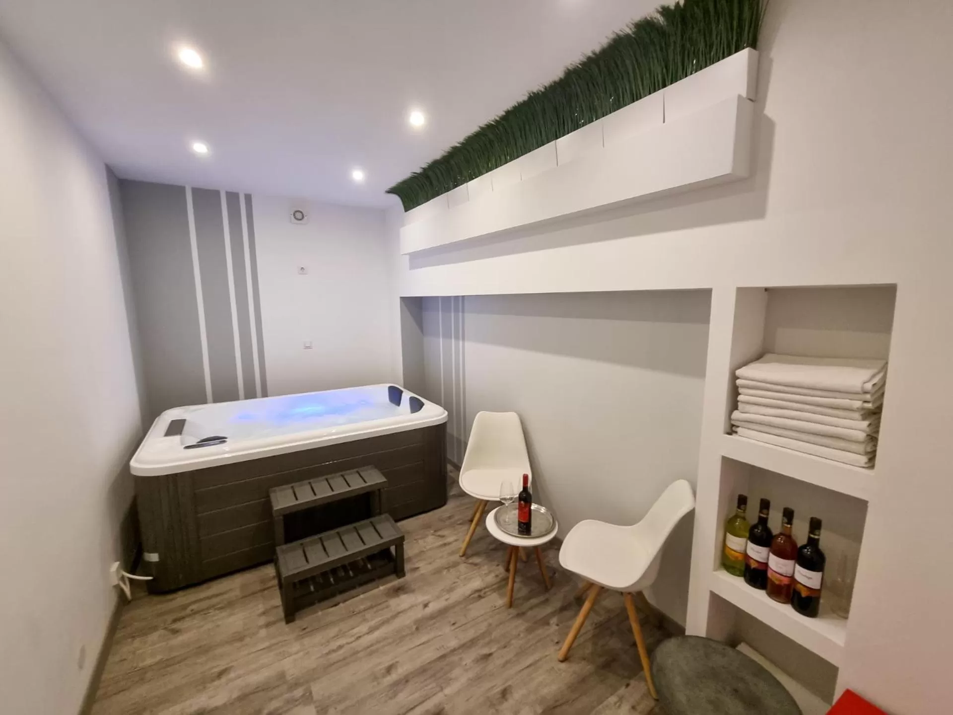 Swimming pool in Wild West Hotel