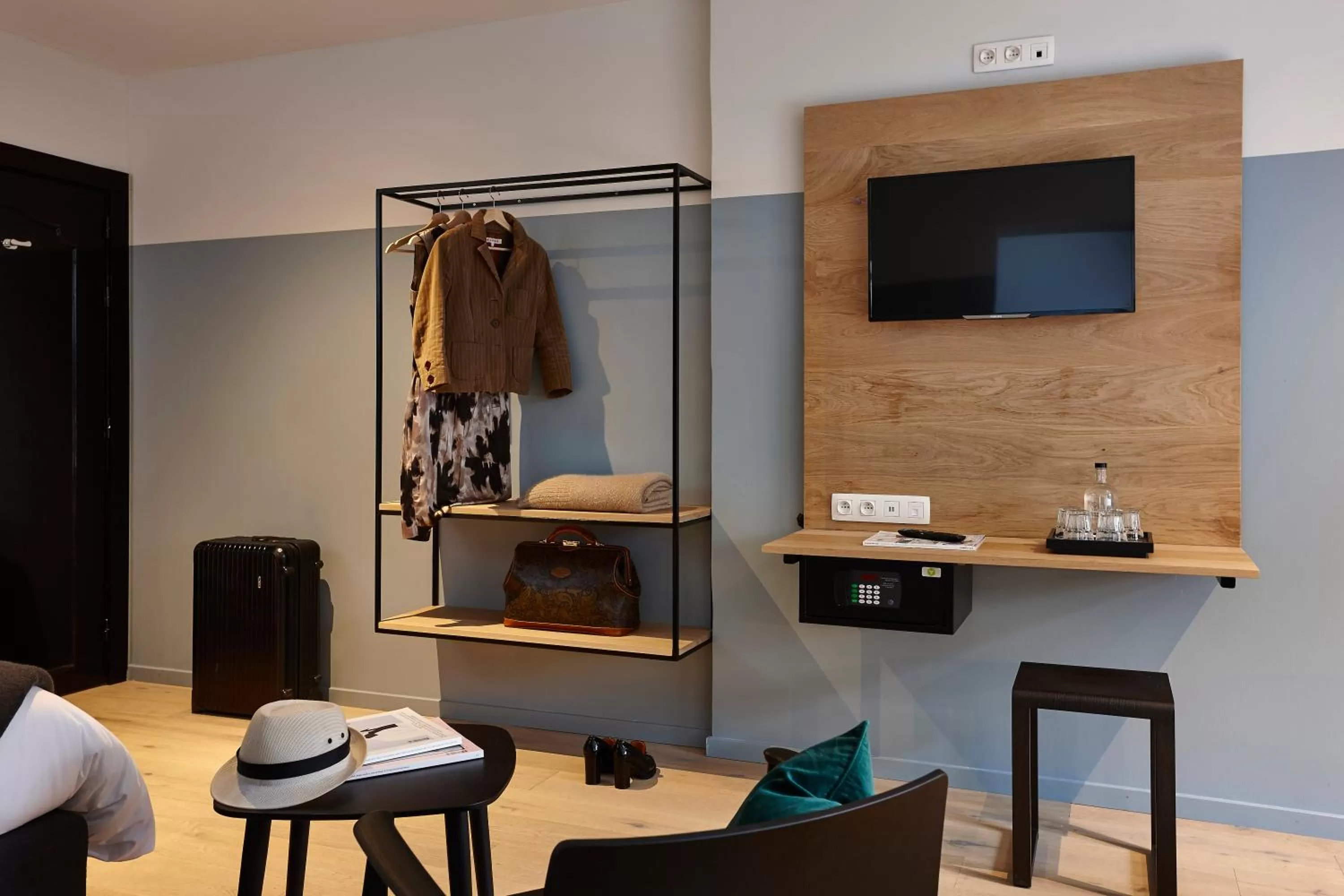 TV and multimedia in Hotel Monsieur Ernest