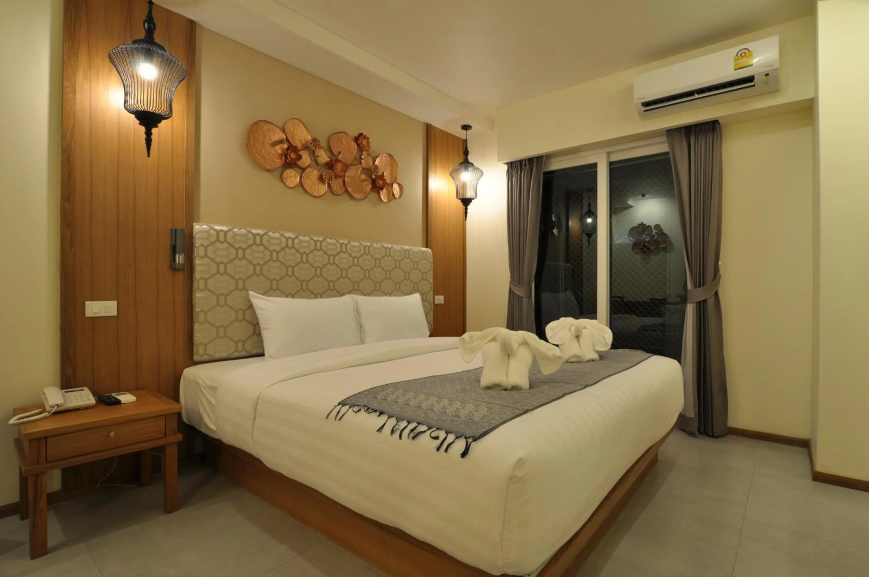 Bedroom, Bed in The Signature Hotel @ Thapae