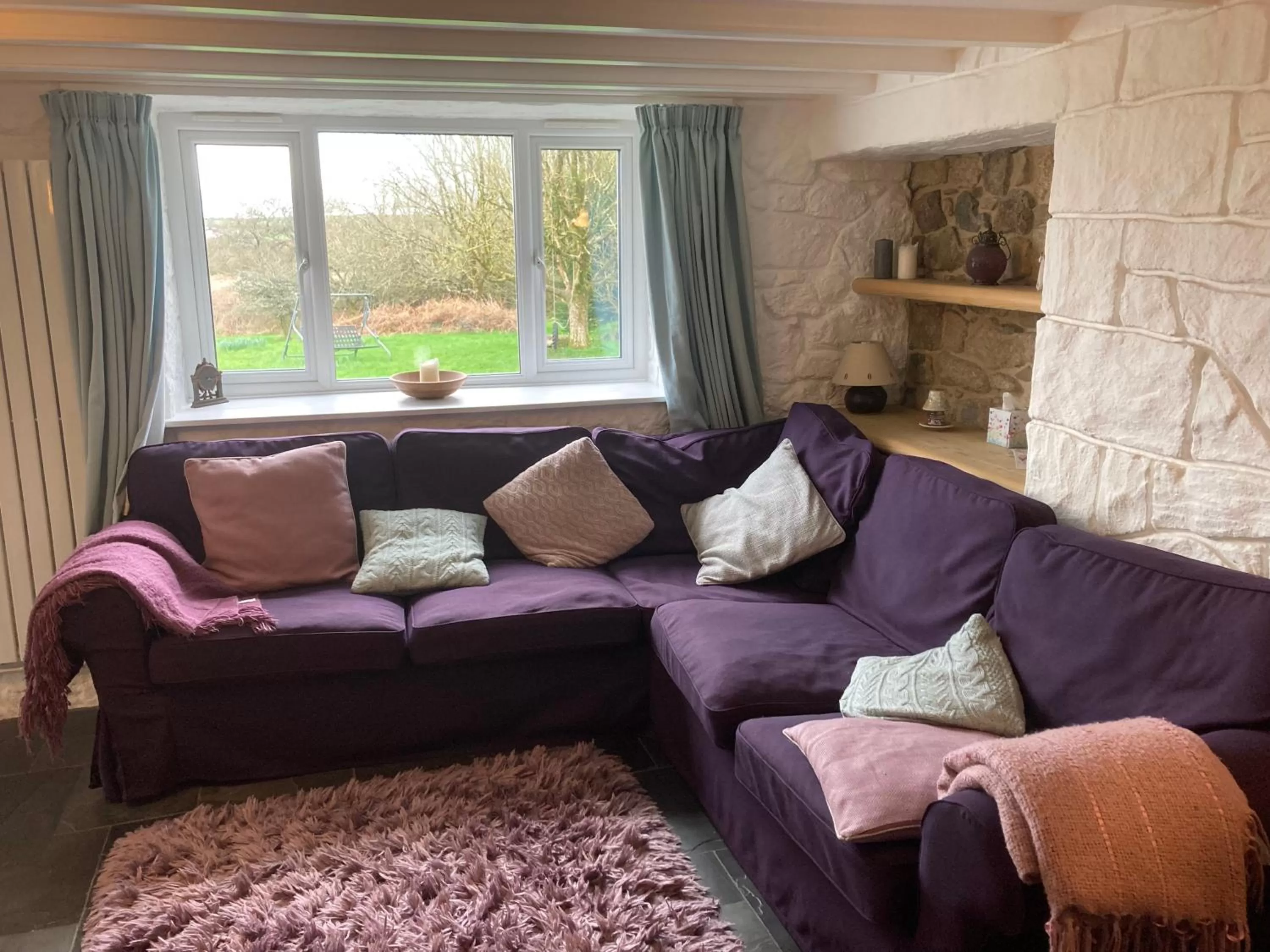 Communal lounge/ TV room in Higher Trenear Farm B&B