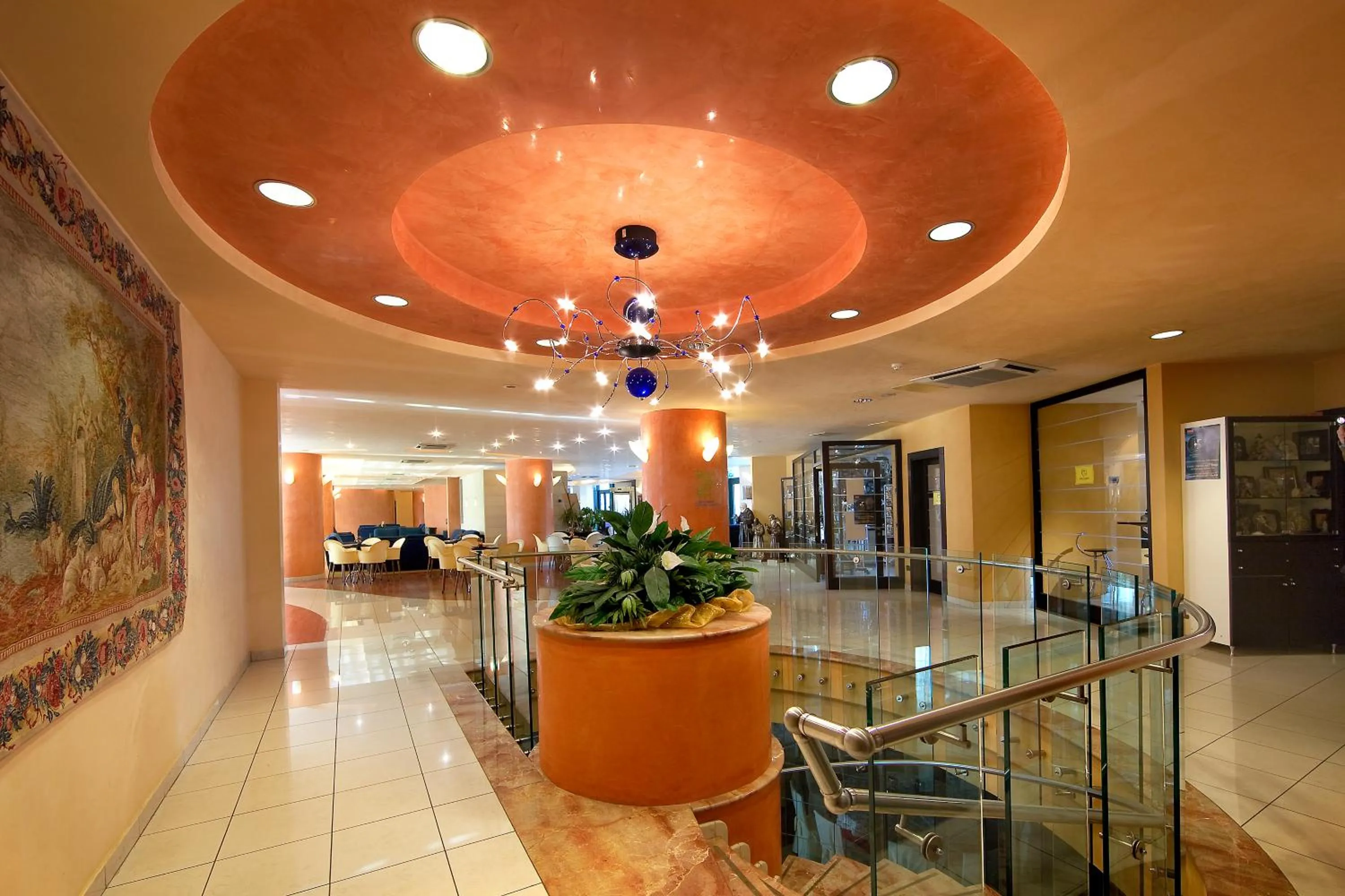 Lobby or reception in Gran Paradiso Hotel Spa