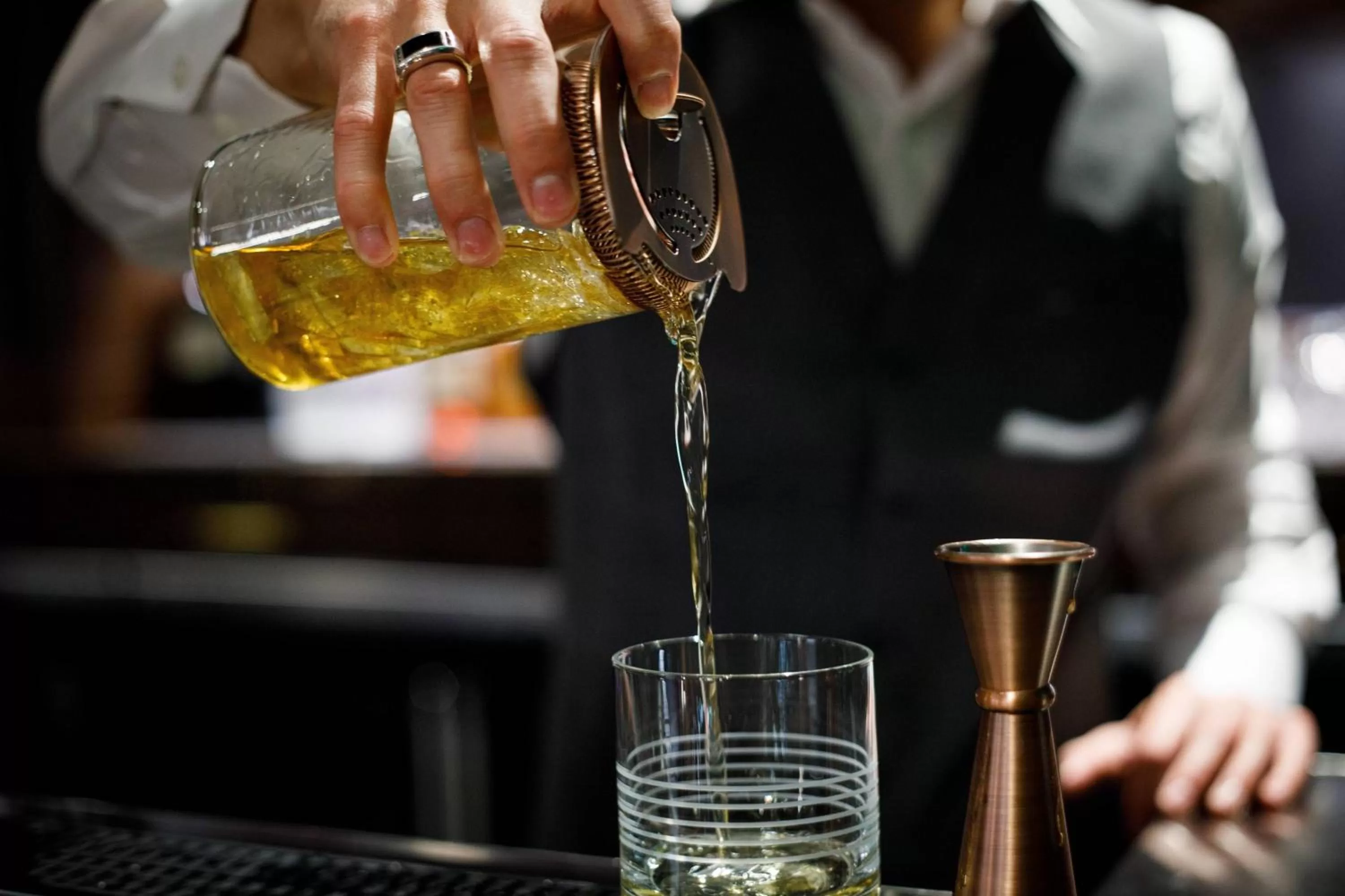 Restaurant/places to eat in Hotel Carmichael, Autograph Collection