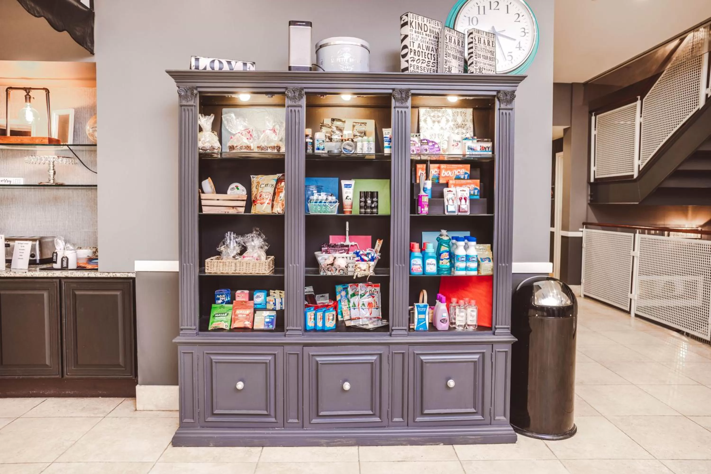 Food and drinks in The Inn On Sheridan