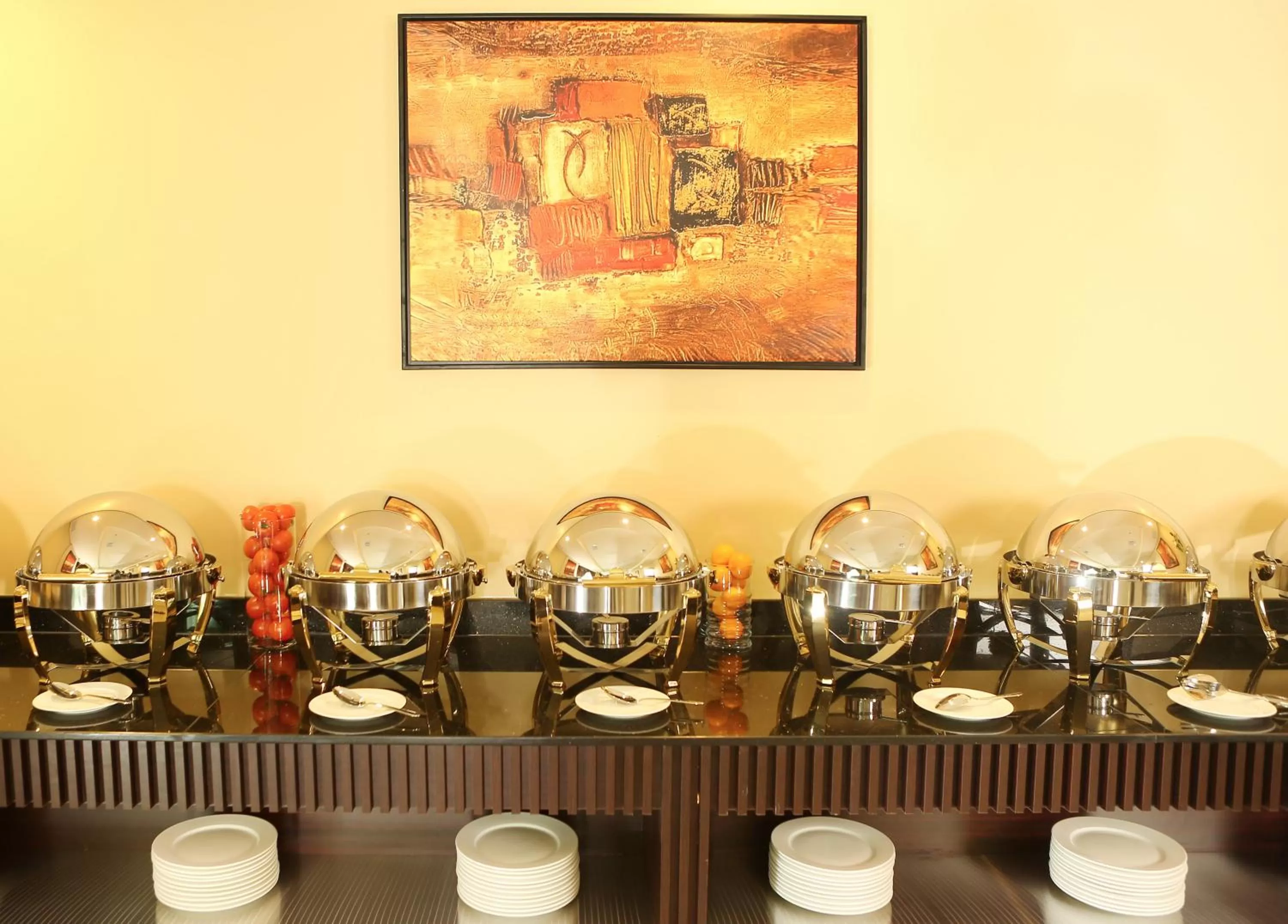 Restaurant/places to eat in Best Western Plus Salmiya