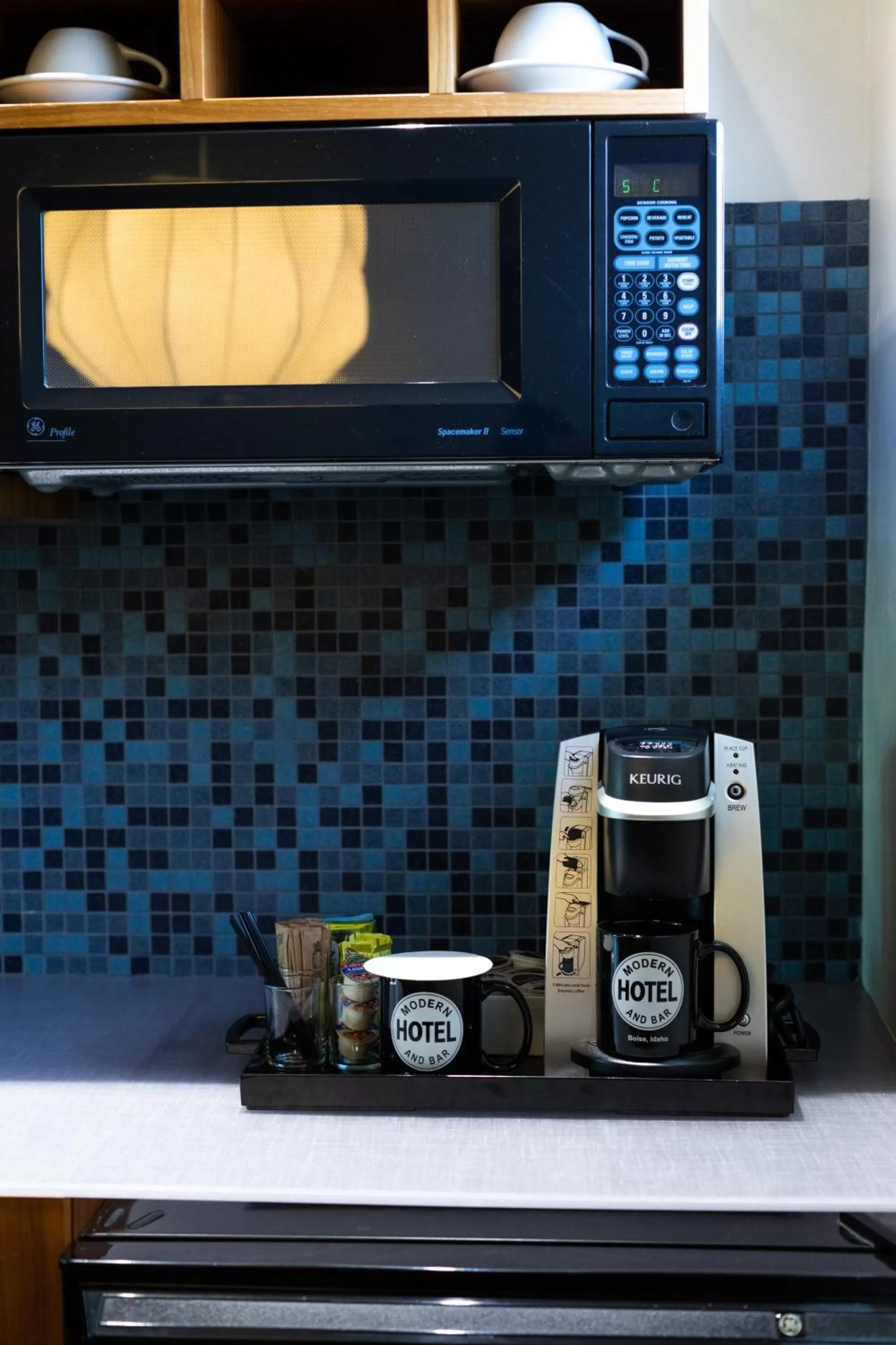 Coffee/tea facilities in Modern Hotel