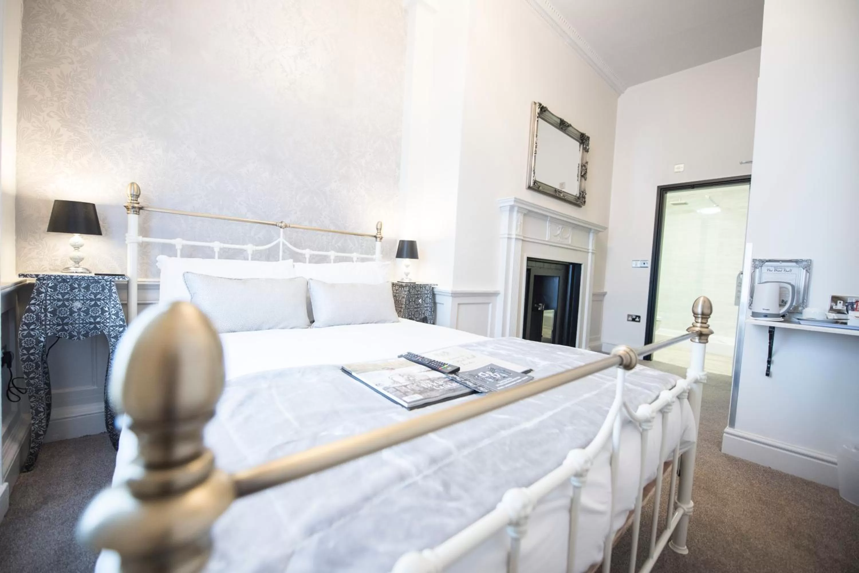 Bedroom, Bed in The Pied Bull