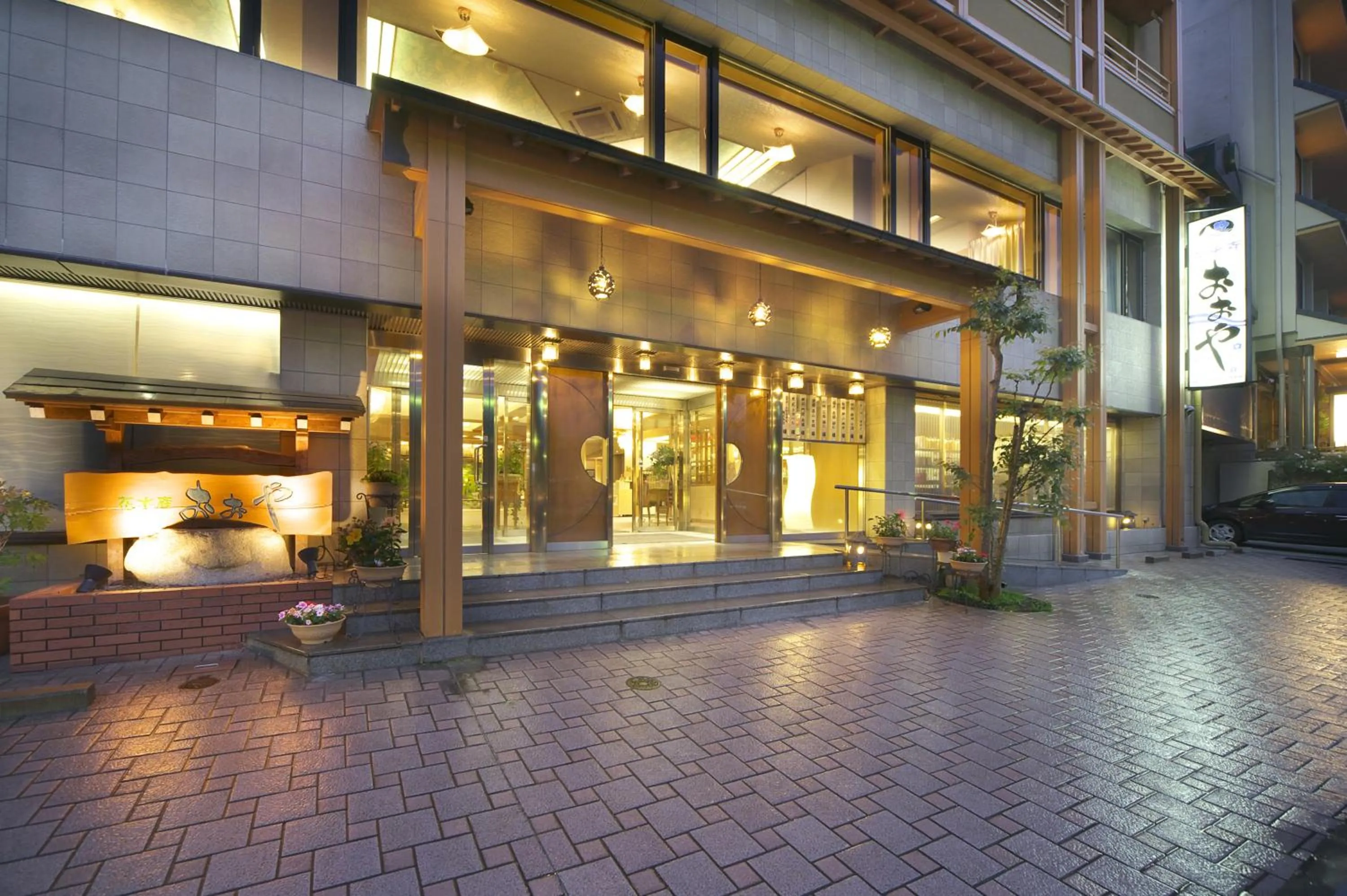 Facade/entrance in Kasuitei Ooya