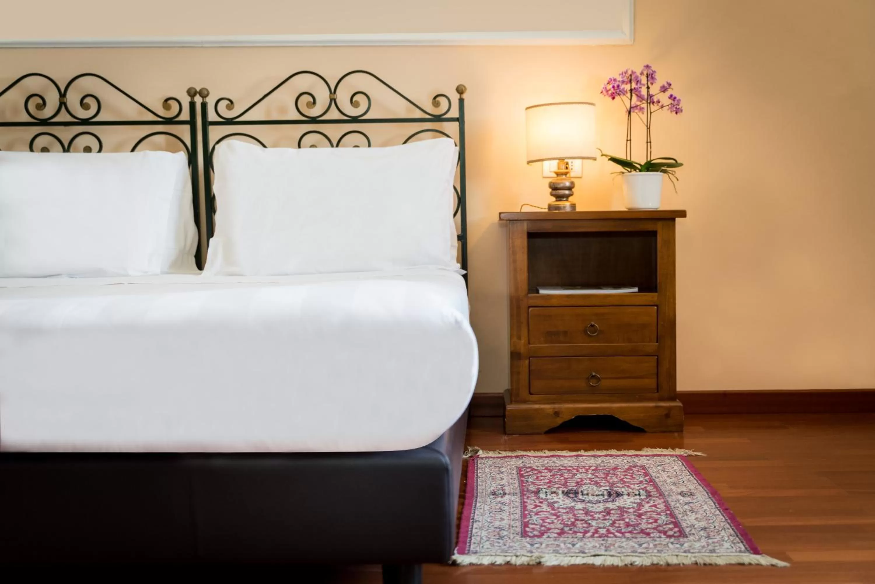 Bedroom, Bed in Certosa di Pontignano Residenza d'Epoca - Place of Charme