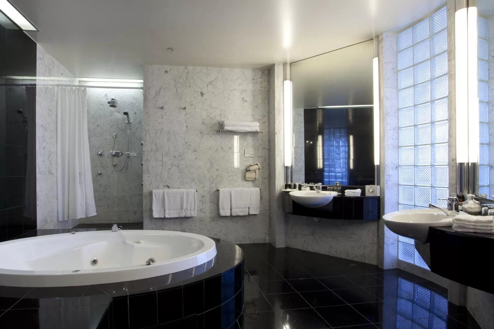 Bathroom in Crowne Plaza Auckland by IHG