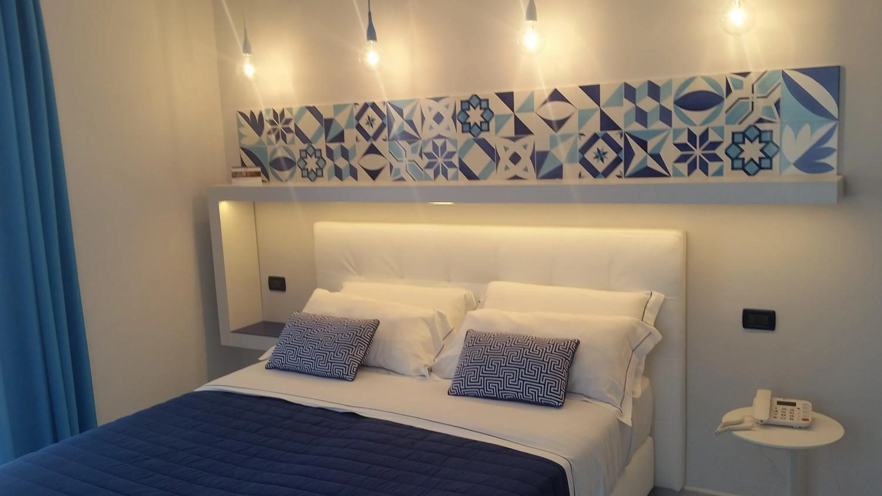 Bedroom, Bed in Hotel Leone