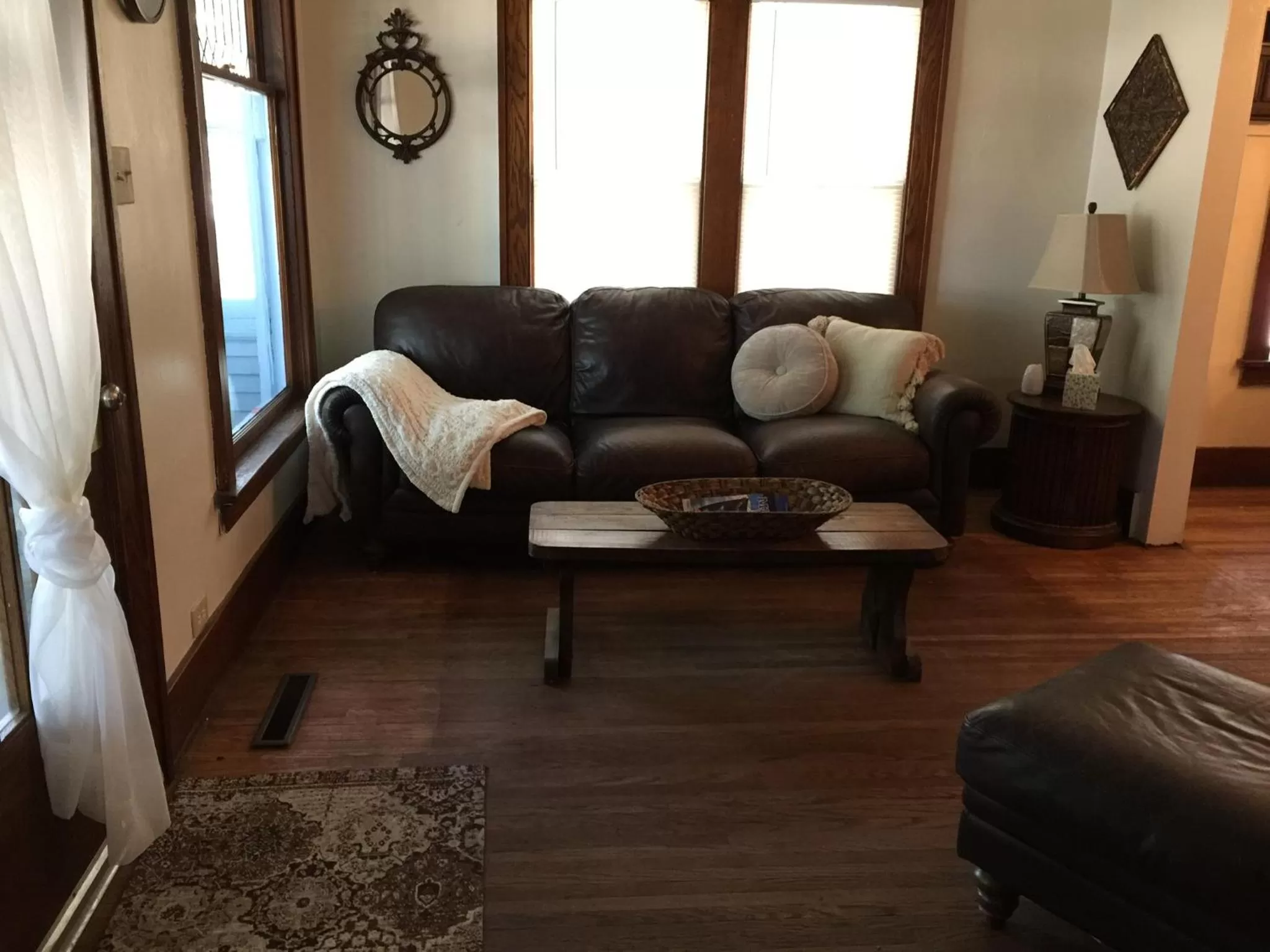 Living room in East Side Motel & Cabins