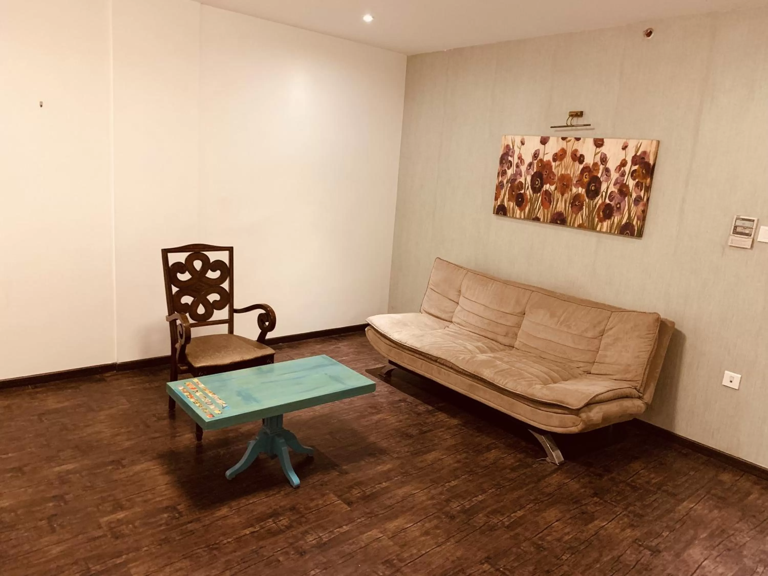 Seating area in Hotel Sabareesh Park